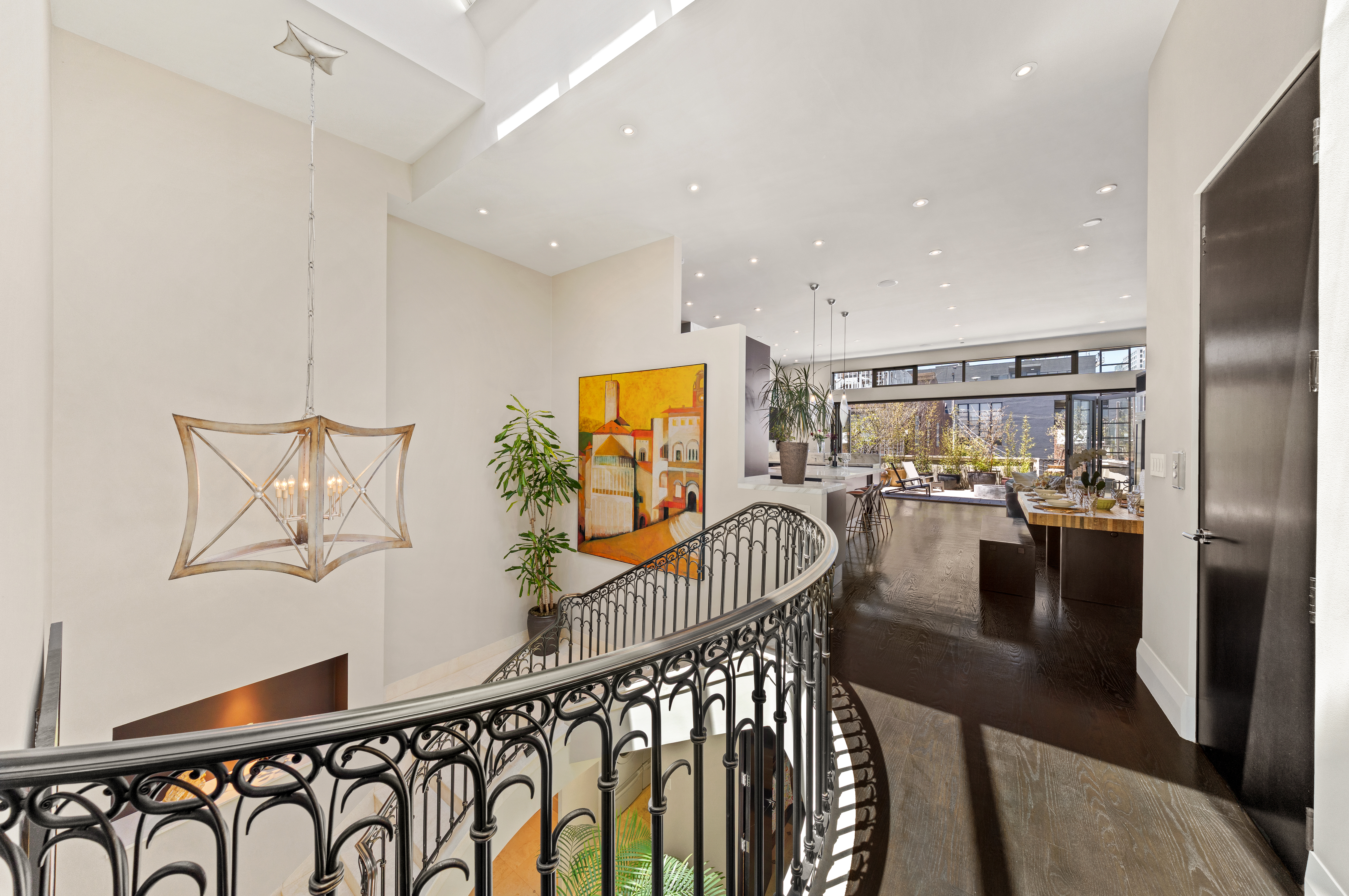  Spectacular Renovated SOMA Home with Rare Museum-Like 7-Car Garage - 物件實景