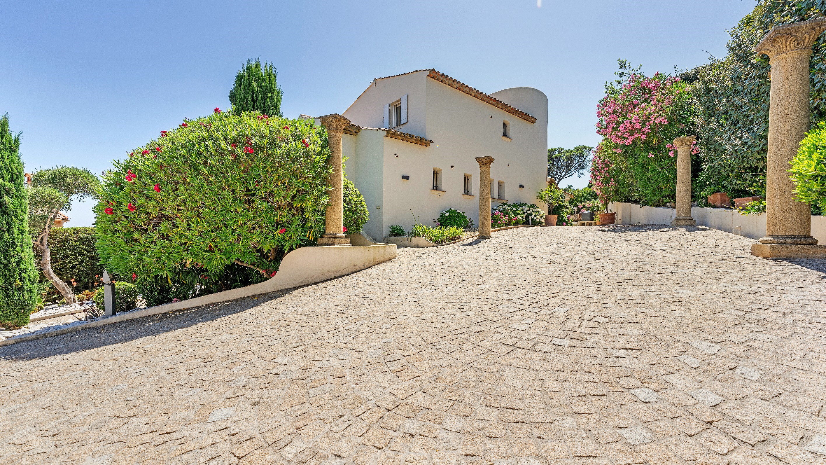  Beautiful Villa with Sea and Saint-Tropez view- Walking distance to the beach a… - 物件實景