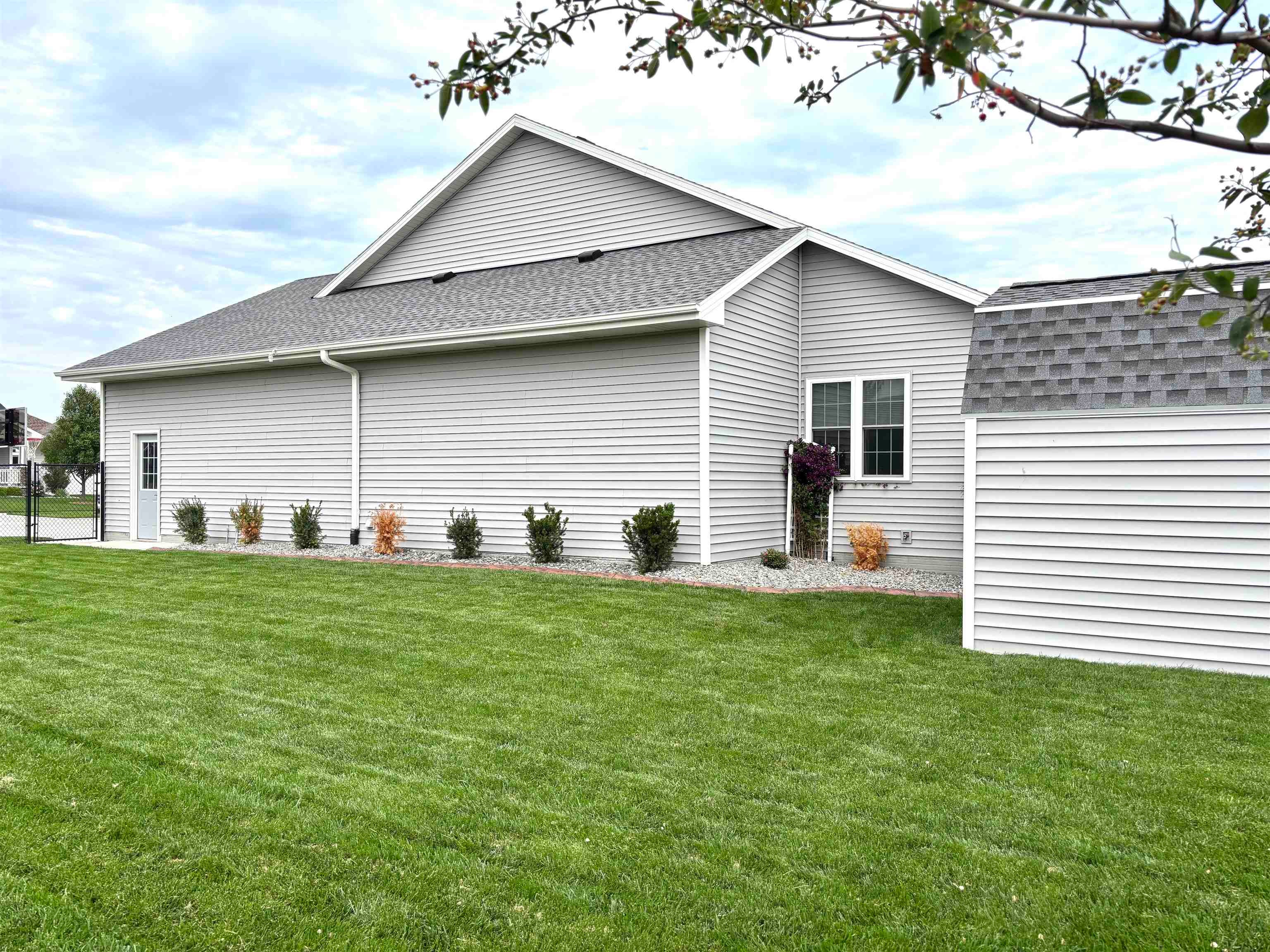 Seward, Nebraska, 68434, United States, 5 Bedrooms Bedrooms, ,1 BathroomBathrooms,Residential,For Sale,1847585