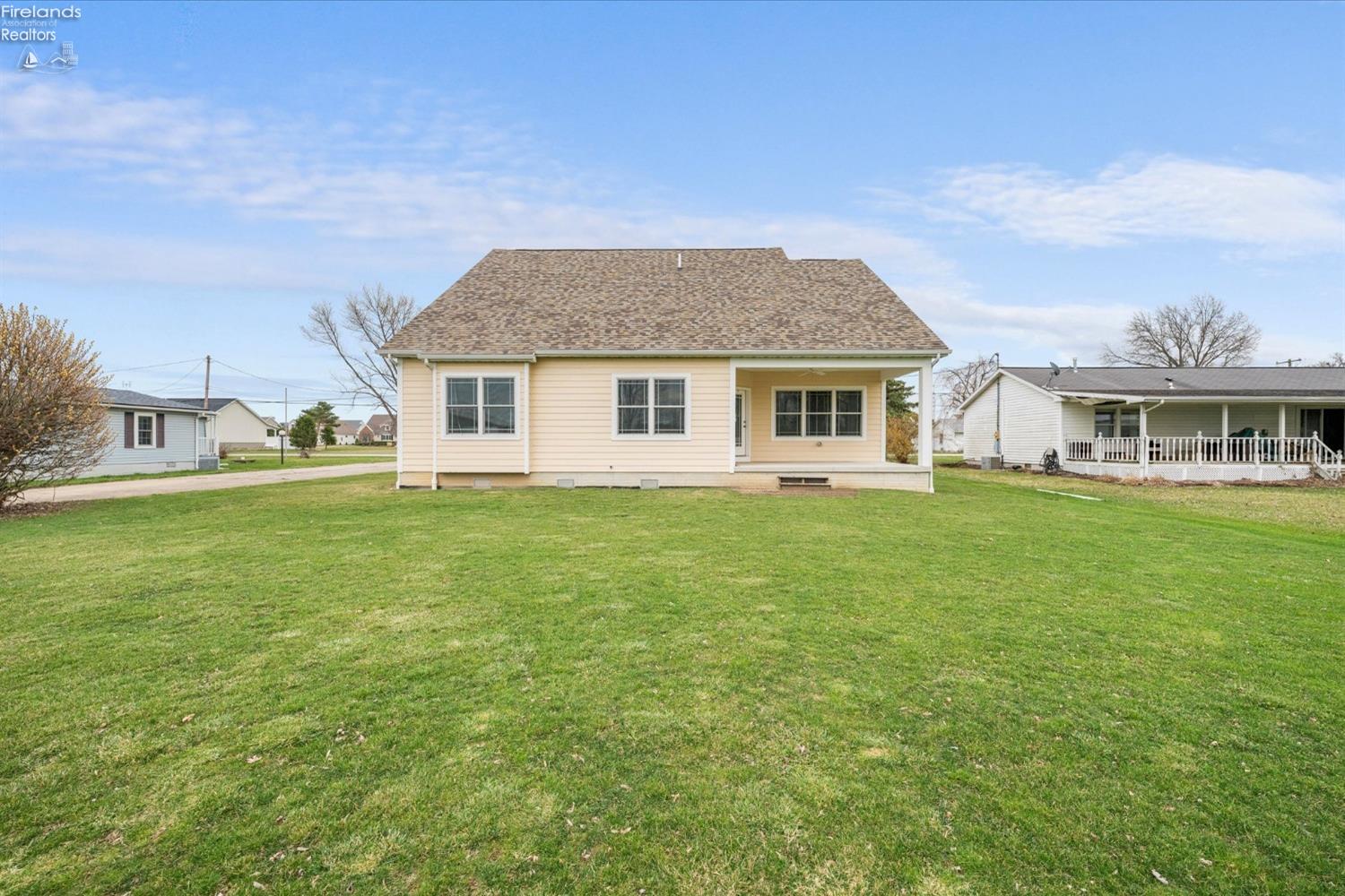 Marblehead, Ohio, 43440, United States, 4 Bedrooms Bedrooms, ,3 BathroomsBathrooms,Residential,For Sale,1921808