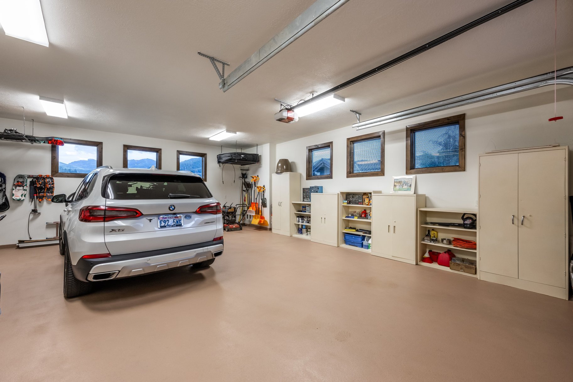  Luxury Custom Home in the Coveted Woods of Parleys Lane - 物件實景