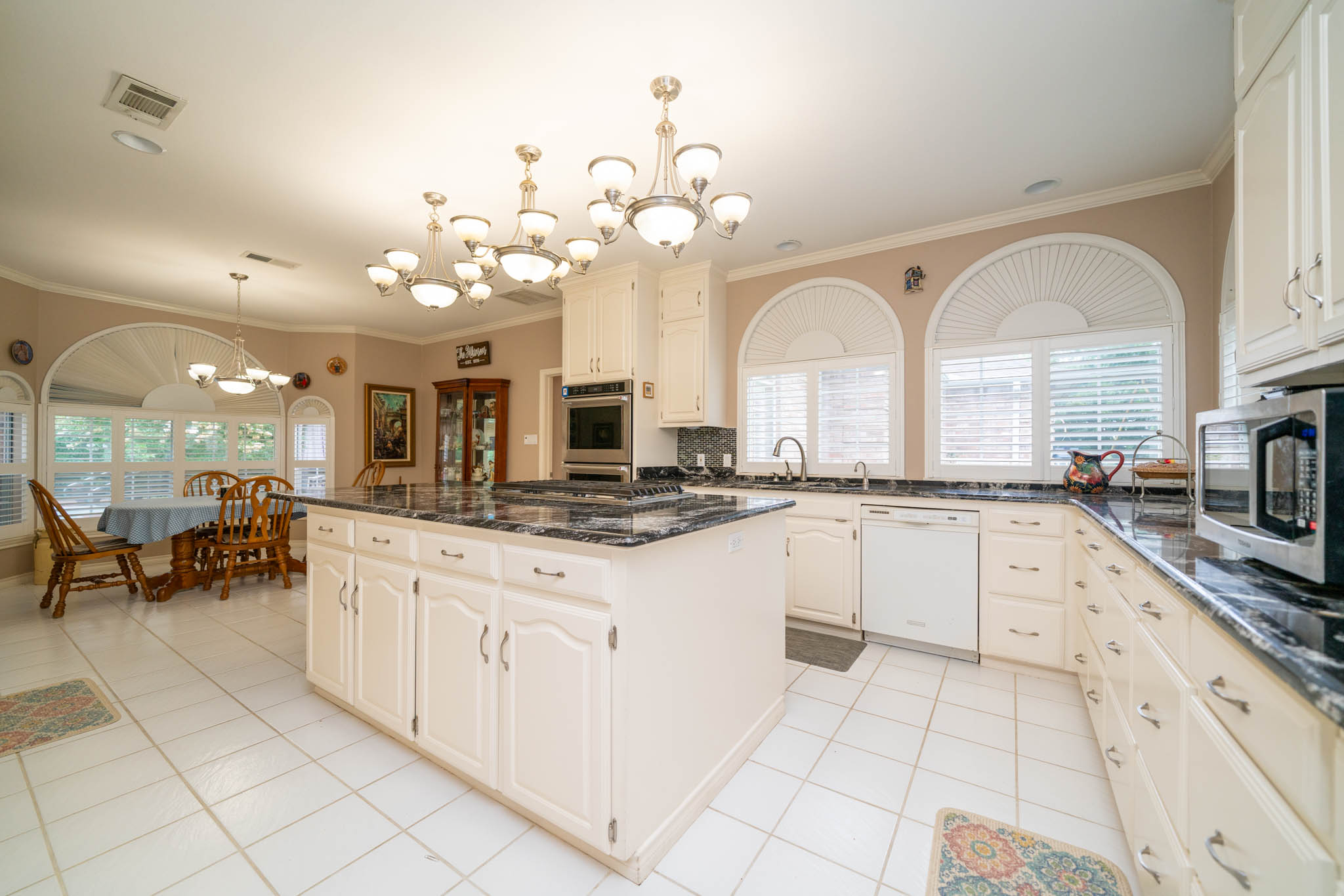 Jacksonville, Texas, 75766, United States, 3 Bedrooms Bedrooms, ,4 BathroomsBathrooms,Residential,For Sale,1984129