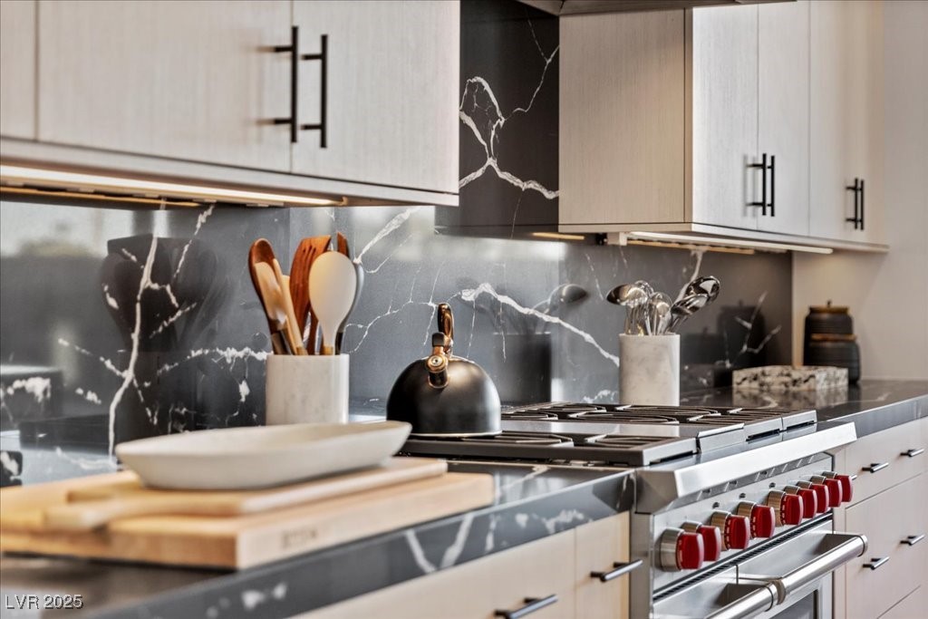 Las Vegas, Nevada, 89135, United States, 5 Bedrooms Bedrooms, ,6 BathroomsBathrooms,Residential,For Sale,1987610