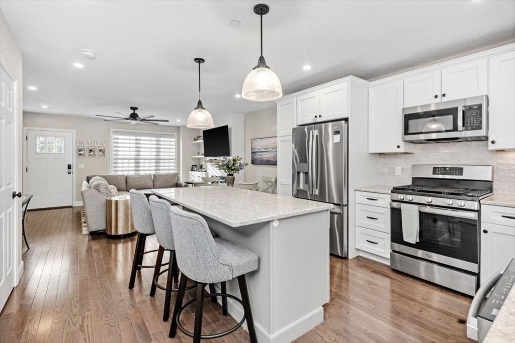 Pembroke, Massachusetts, 02359, United States, 2 Bedrooms Bedrooms, ,2 BathroomsBathrooms,Residential,For Sale,1992078