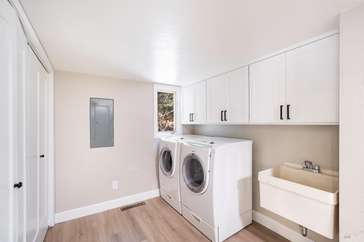 Angwin, California, 94508, United States, 4 Bedrooms Bedrooms, ,4 BathroomsBathrooms,Residential,For Sale,1989256