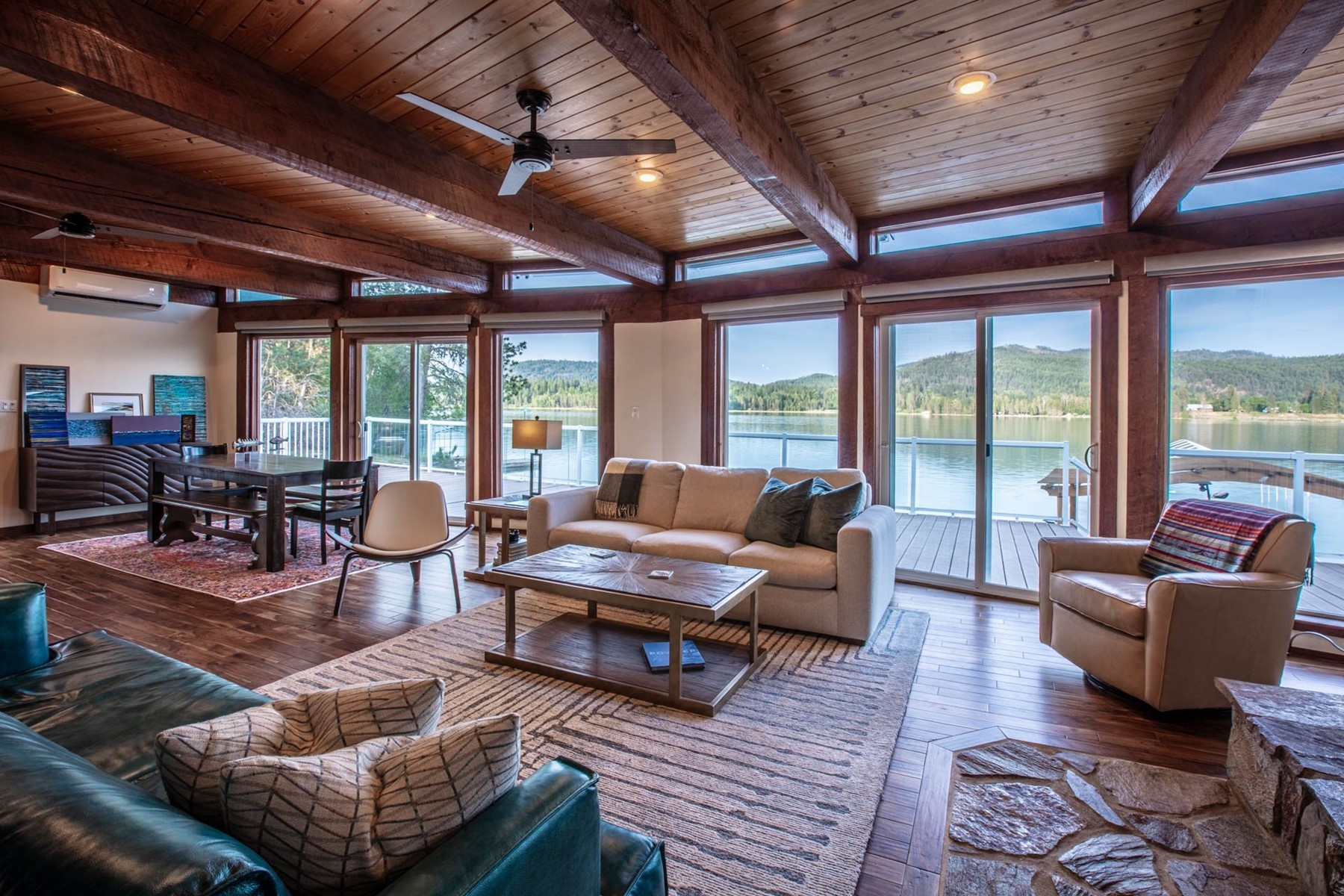  Renovated Waterfront Retreat with Private Dock & Guest Barn - 物件實景