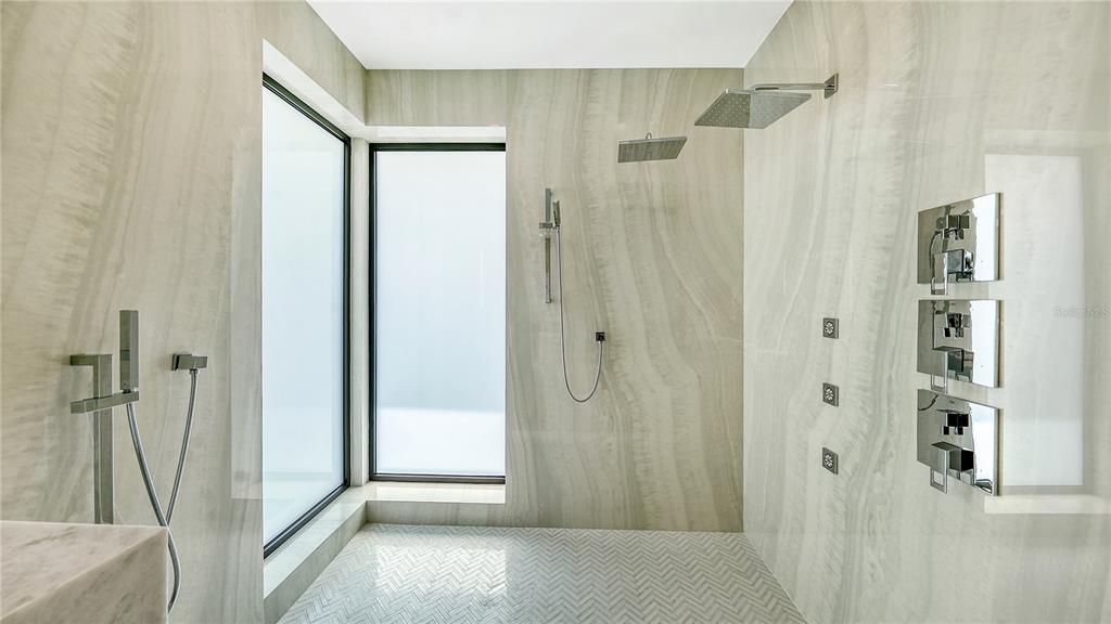 Sarasota, Florida, 34239, United States, 5 Bedrooms Bedrooms, ,8 BathroomsBathrooms,Residential,For Sale,1991570