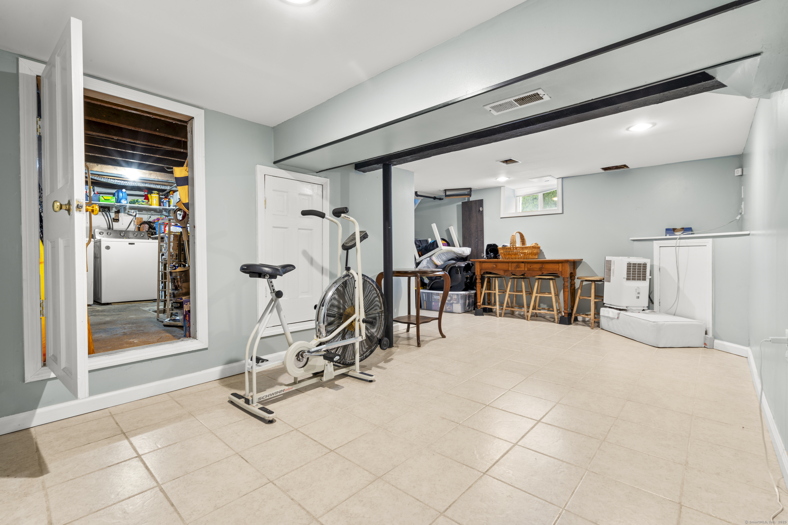 Fairfield, Connecticut, 06825, United States, 3 Bedrooms Bedrooms, ,2 BathroomsBathrooms,Residential,For Sale,1990331