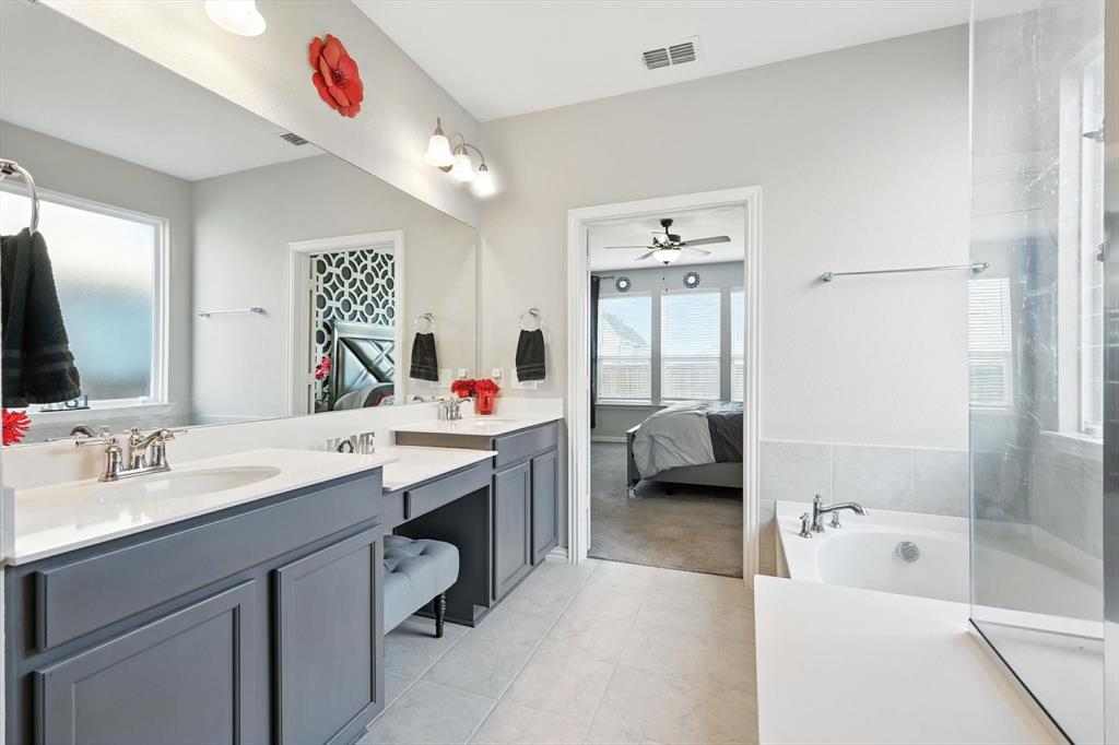 Oak Point, Texas, 75068, United States, 4 Bedrooms Bedrooms, ,3 BathroomsBathrooms,Residential,For Sale,1976023