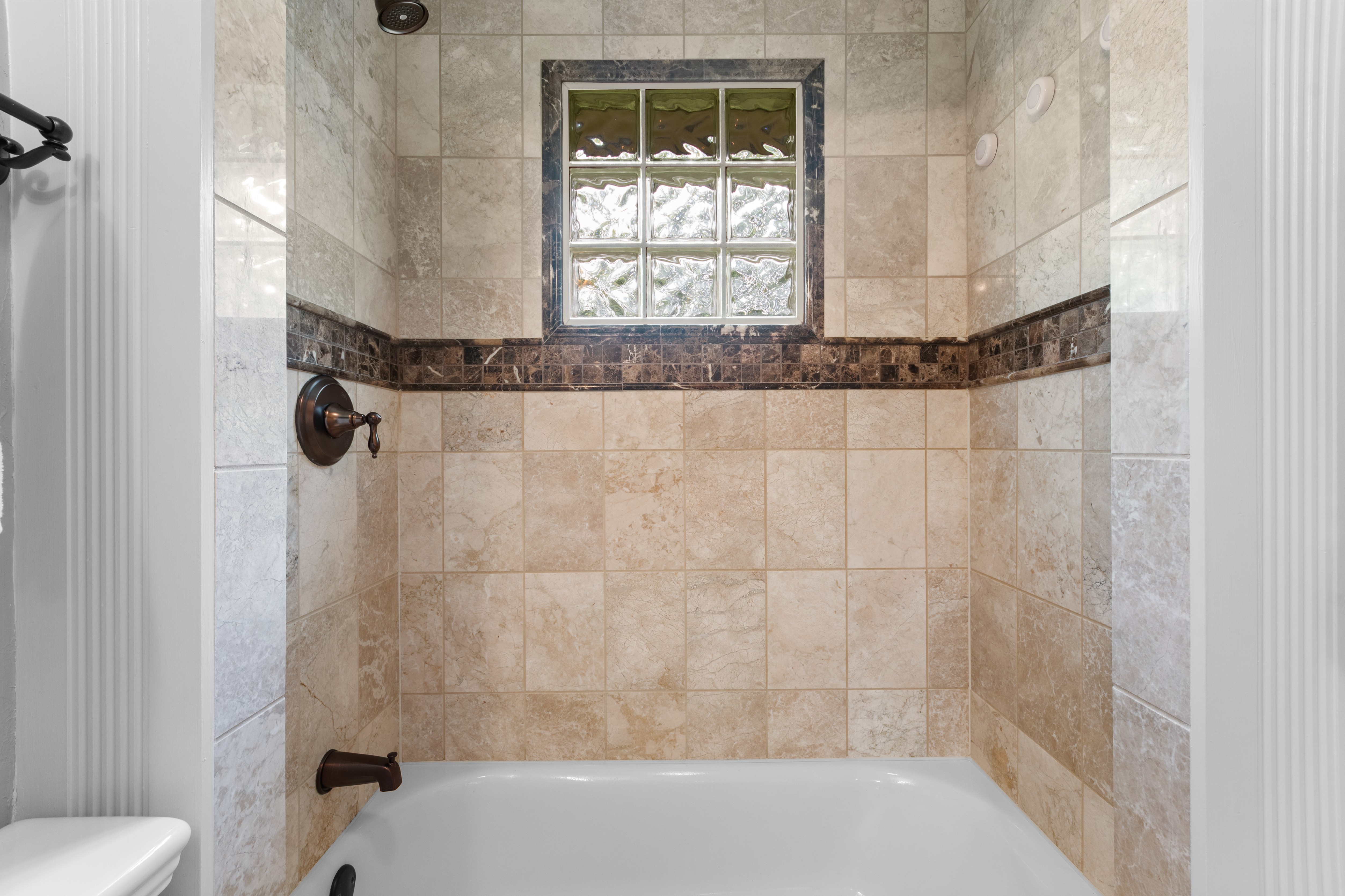  3233 Shady Glen Drive, Grapevine, TX, 76051 - 物件實景