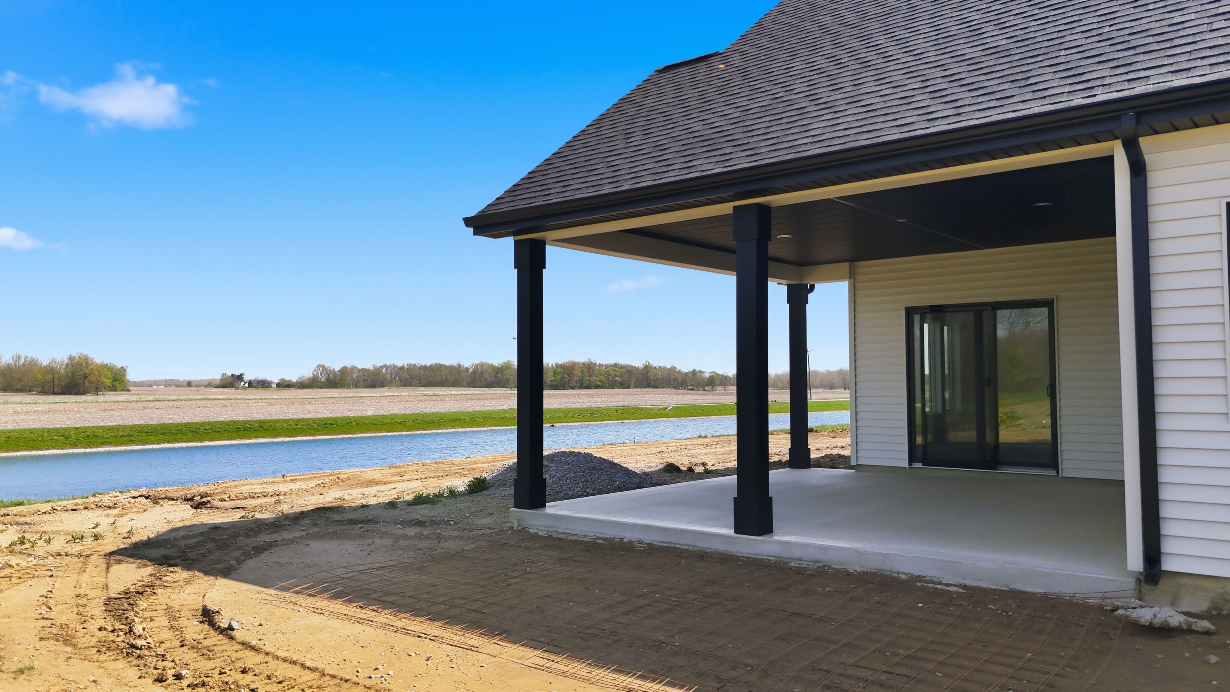  Brand New Three Bedroom Home on a Pond Lot - 物件實景