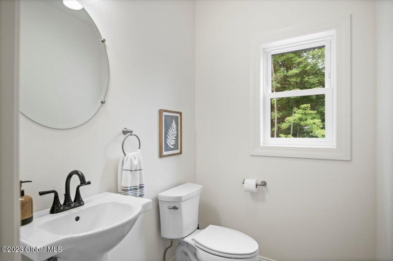 Lake George, New York, 12845, United States, 3 Bedrooms Bedrooms, ,3 BathroomsBathrooms,Residential,For Sale,1903586