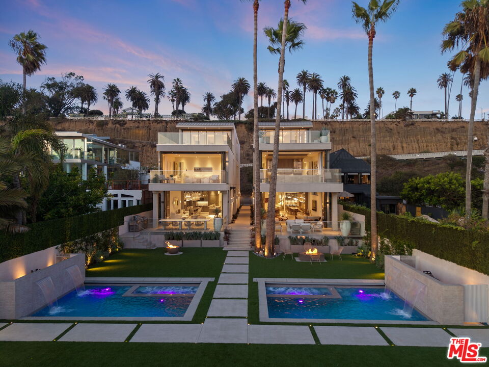 Santa Monica, California, 90403, United States, 7 Bedrooms Bedrooms, ,9 BathroomsBathrooms,Residential,For Sale,1955538