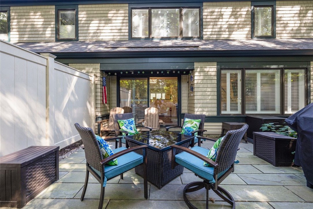 Narragansett, Rhode Island, 02882, United States, 2 Bedrooms Bedrooms, ,3 BathroomsBathrooms,Residential,For Sale,1950851