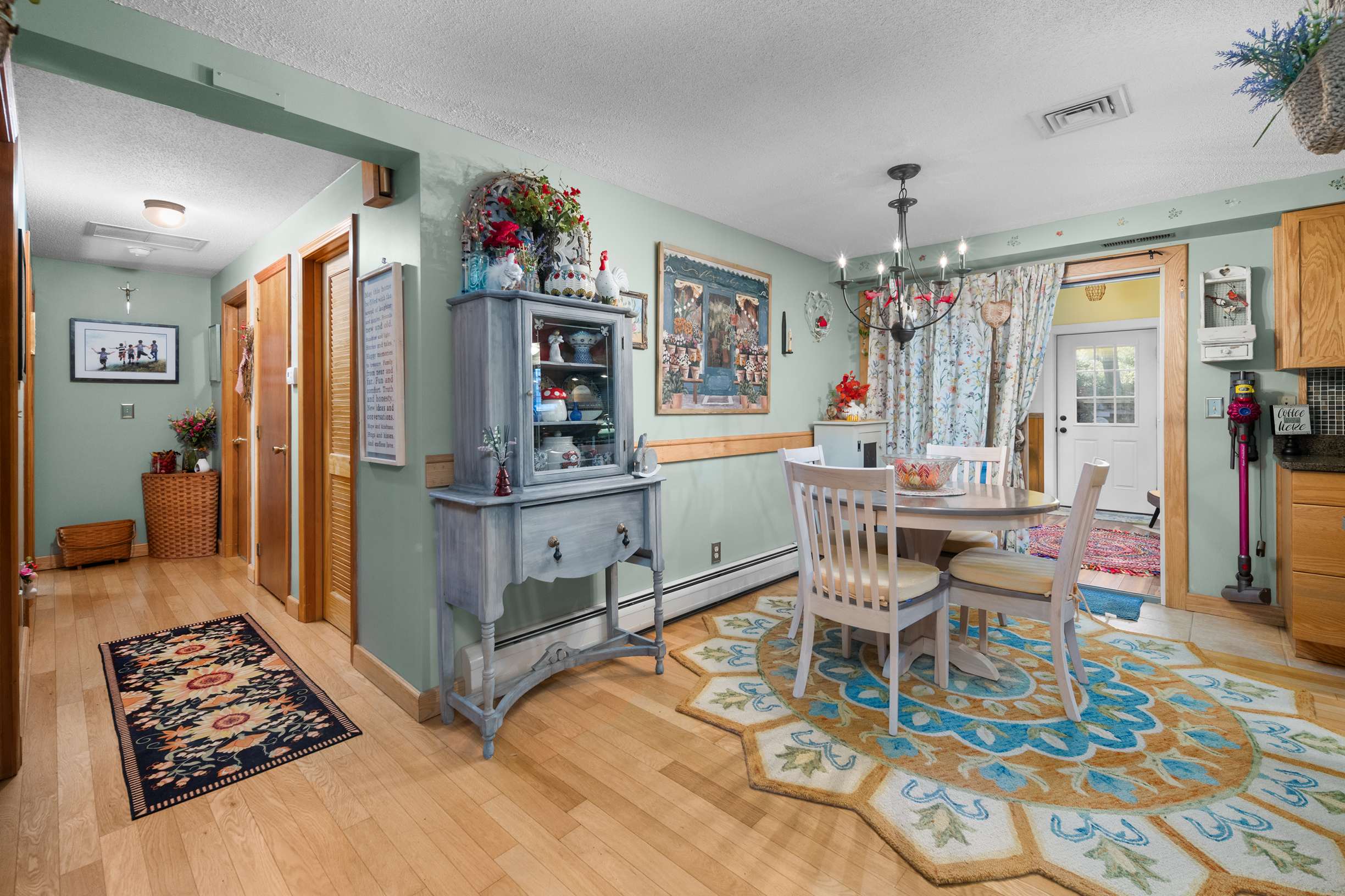  Single Level Living in Cozy Wells Neighborhood - 物件實景