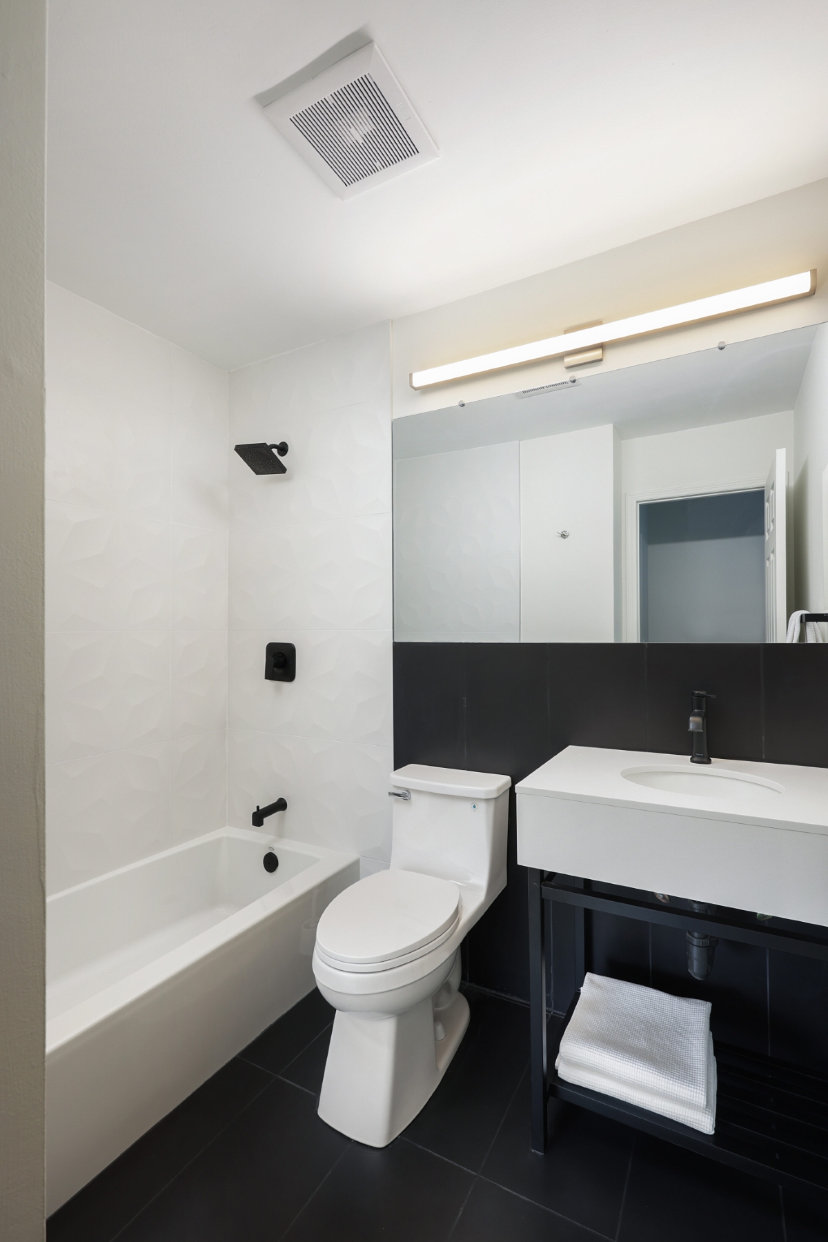 ?Chambers Brook? Townhome Offers Modern Luxury and Idyllic Surroundings - 物件實景