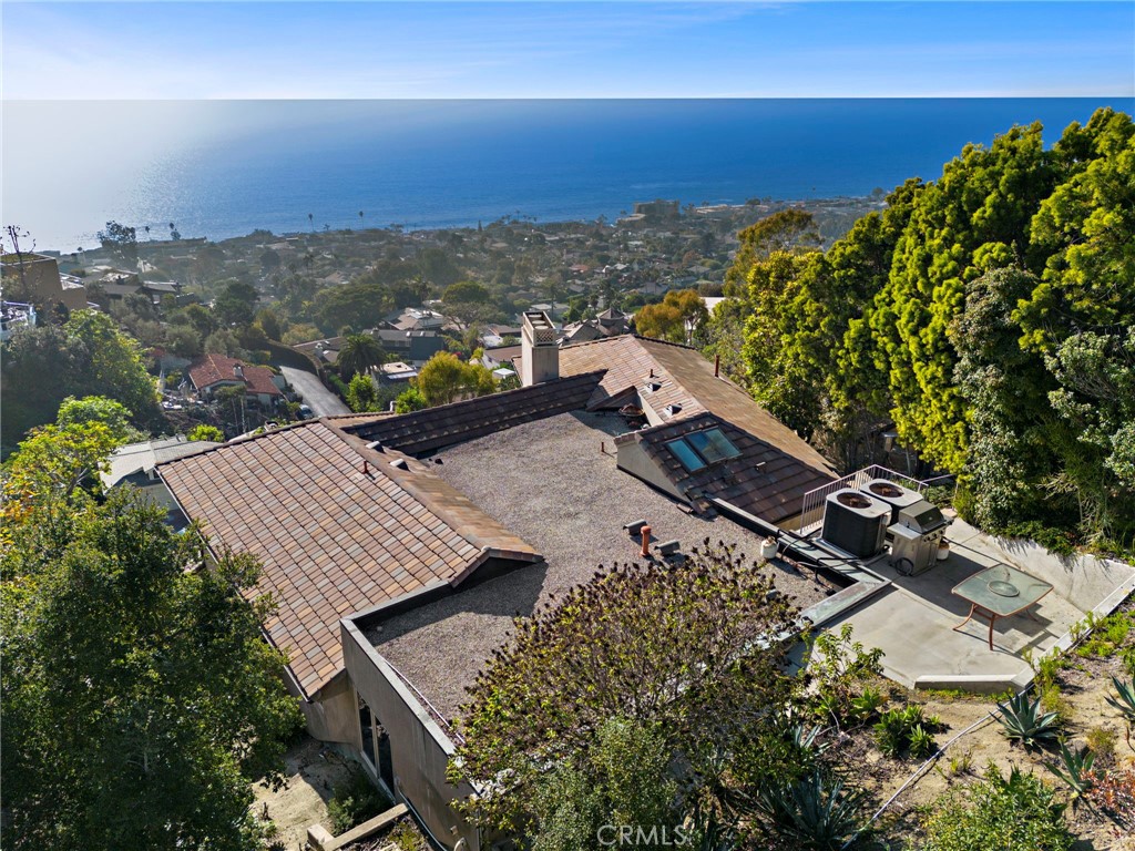 Laguna Beach, California, 92651, United States, 4 Bedrooms Bedrooms, ,5 BathroomsBathrooms,Residential,For Sale,2000559