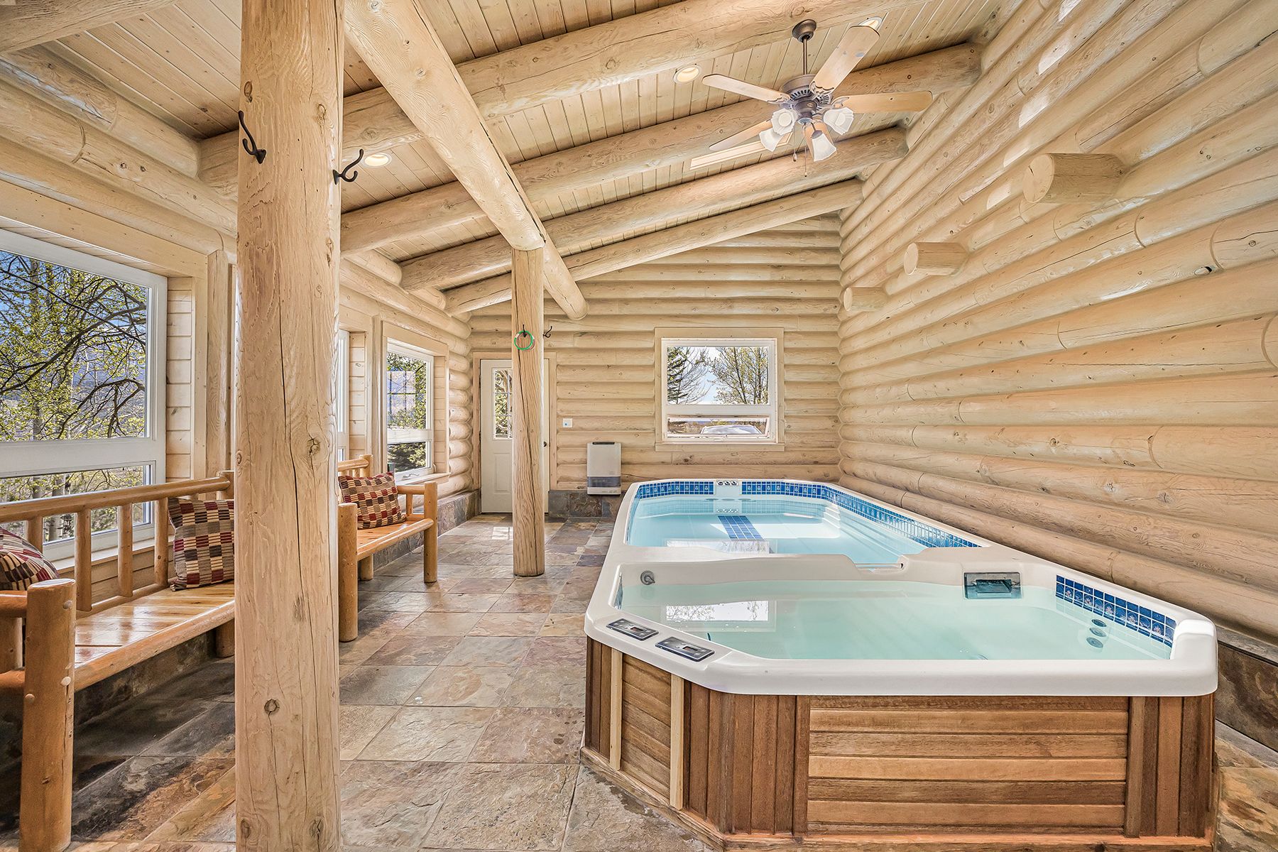  where  the mountains meet mccoy - 物件實景