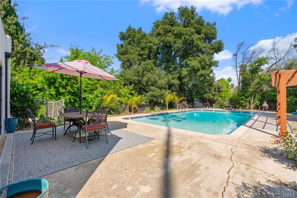 Redlands, California, 92373, United States, 5 Bedrooms Bedrooms, ,4 BathroomsBathrooms,Residential,For Sale,1810586
