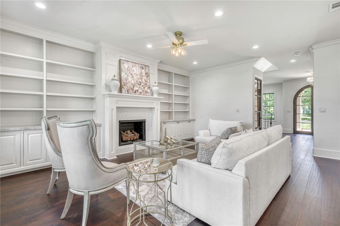 Bryan, Texas, 77802, United States, 4 Bedrooms Bedrooms, ,4 BathroomsBathrooms,Residential,For Sale,1974638