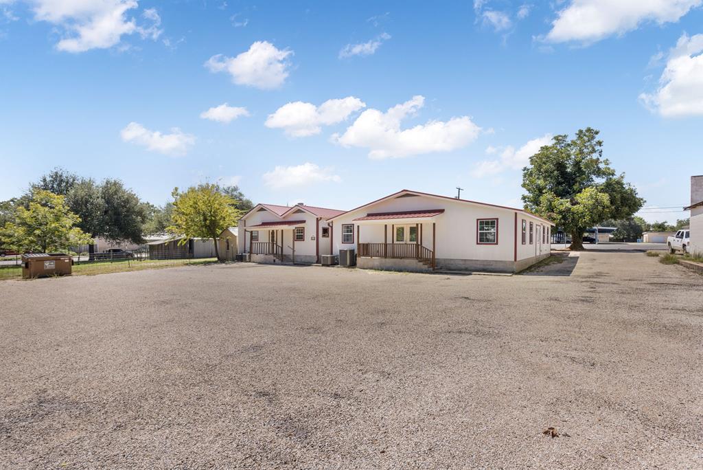 Fredericksburg, Texas, 78624, United States, 5 Bedrooms Bedrooms, ,4 BathroomsBathrooms,Residential,For Sale,1981839