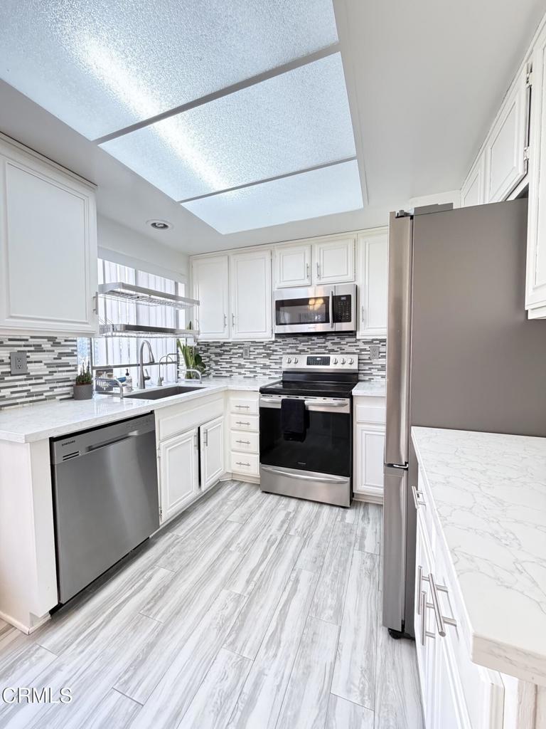 Winnetka, California, 91306, United States, 2 Bedrooms Bedrooms, ,2 BathroomsBathrooms,Residential,For Sale,1987594