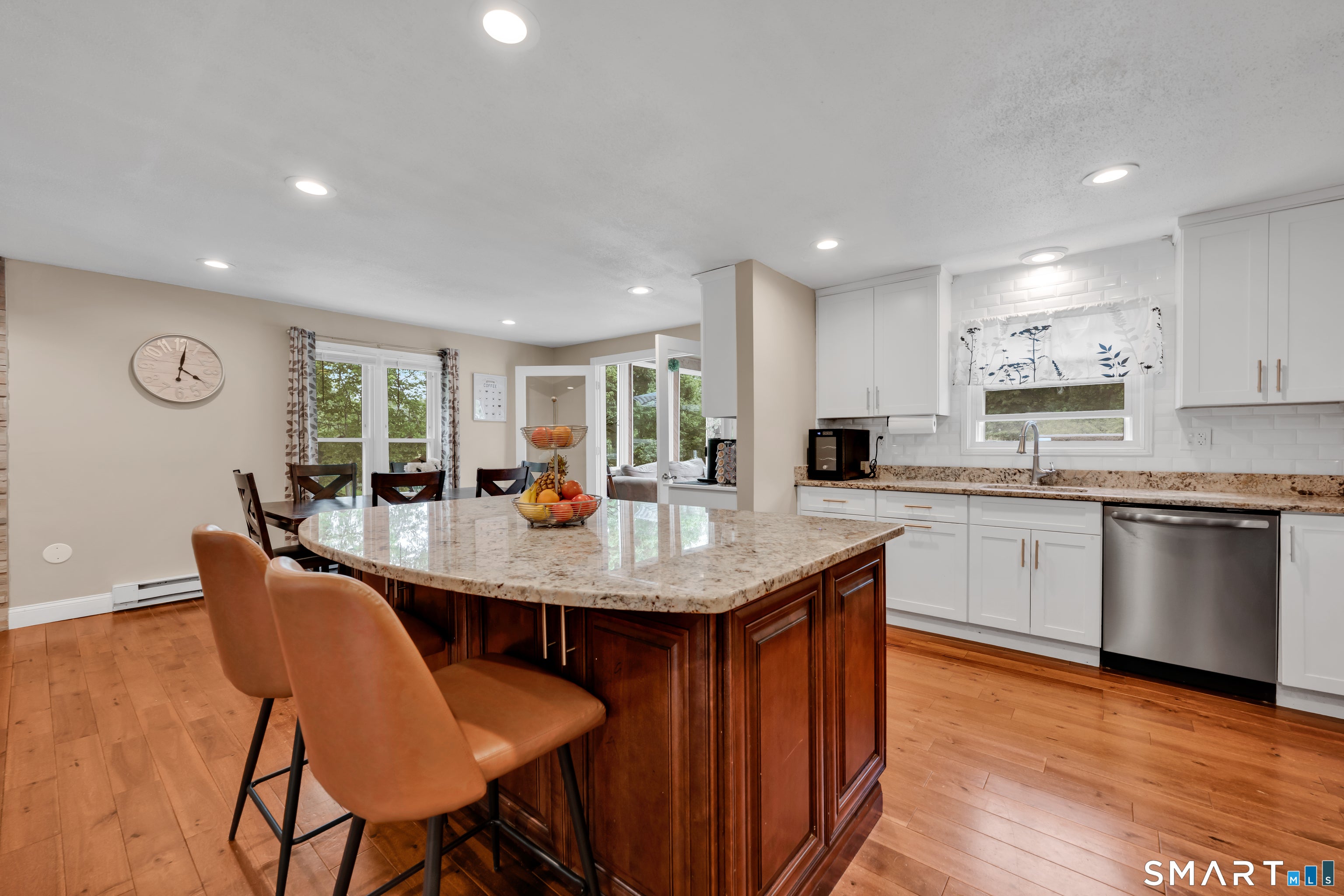 Southington, Connecticut, 06489, United States, 4 Bedrooms Bedrooms, ,3 BathroomsBathrooms,Residential,For Sale,2048016