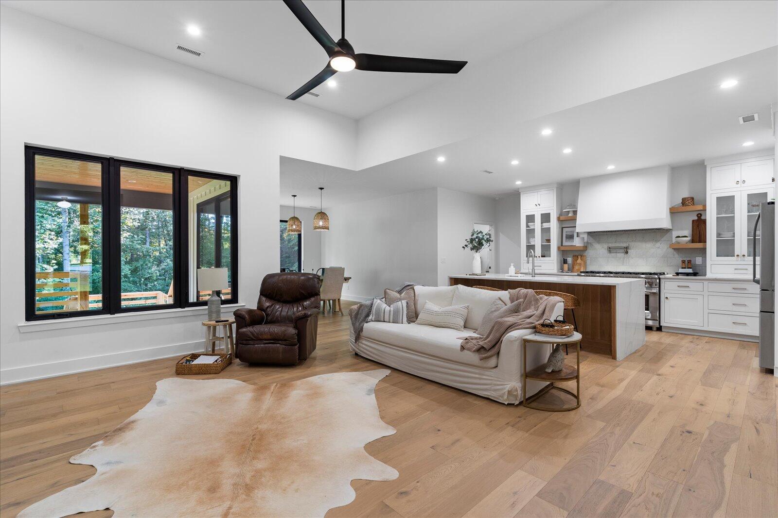 Whitwell, Tennessee, 37397, United States, 3 Bedrooms Bedrooms, ,3 BathroomsBathrooms,Residential,For Sale,1980054