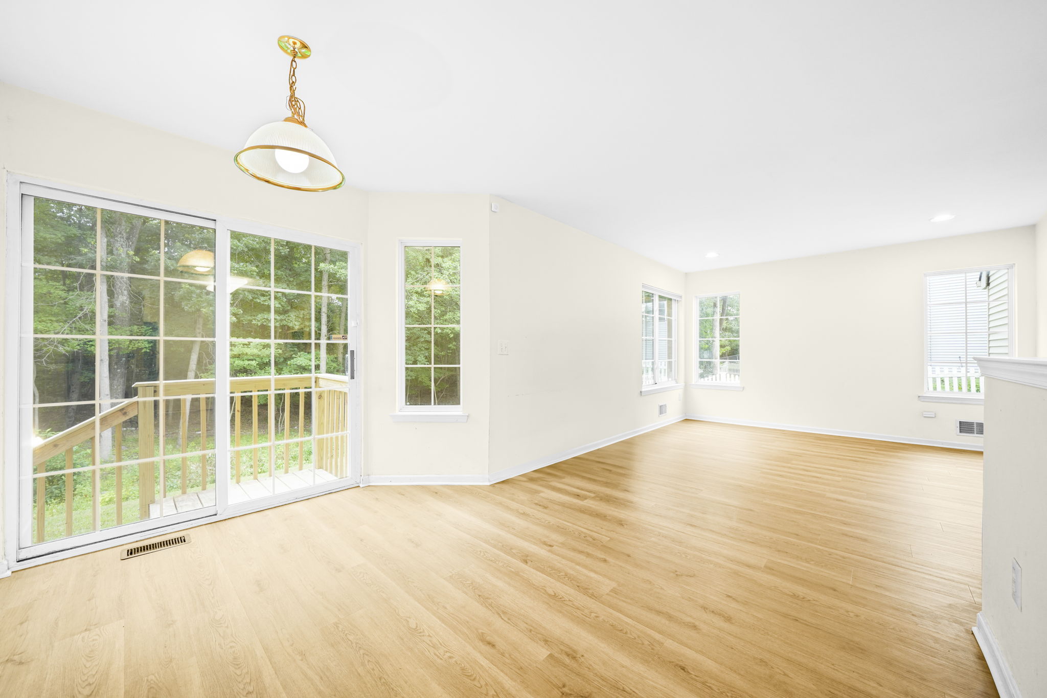 Mount Olive Township, New Jersey, 07828, United States, 4 Bedrooms Bedrooms, ,3 BathroomsBathrooms,Residential,For Sale,1976340