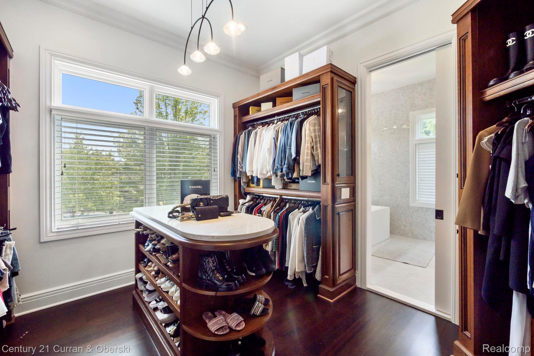 South Lyon, Michigan, 48178, United States, 6 Bedrooms Bedrooms, ,8 BathroomsBathrooms,Residential,For Sale,2008135