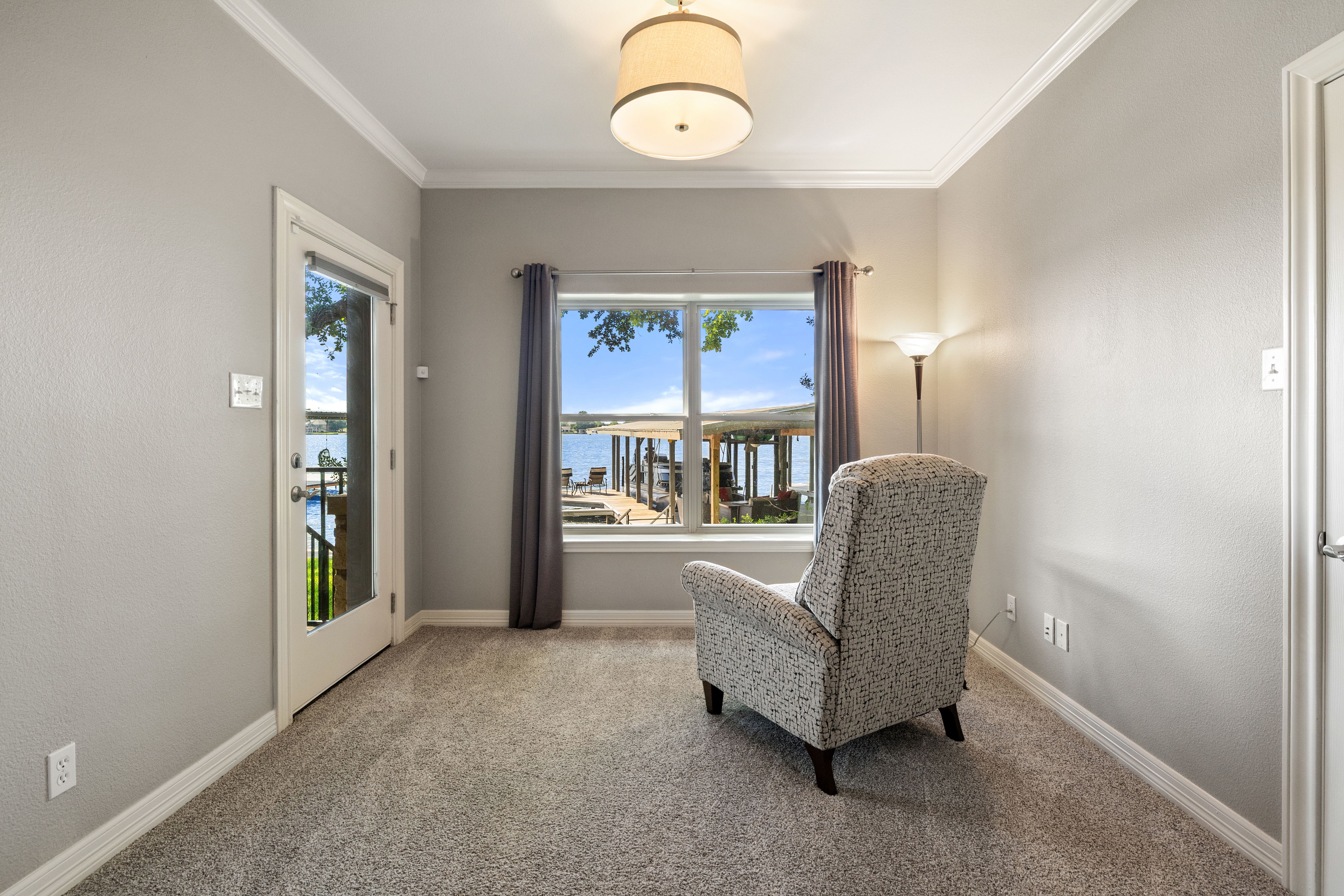  402 S. Shorewood Dr on Lake LBJ - 物件實景
