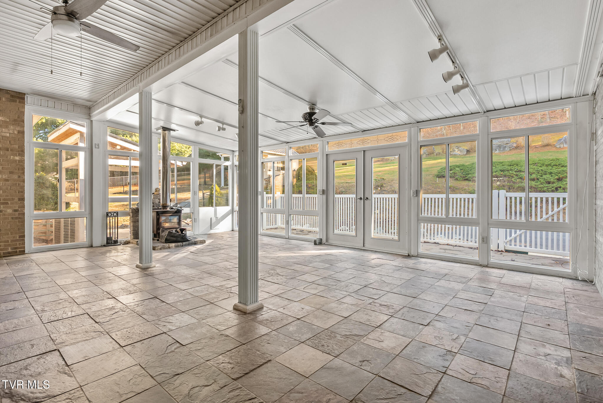 Wytheville, Virginia, 24382, United States, 4 Bedrooms Bedrooms, ,3 BathroomsBathrooms,Residential,For Sale,2005491