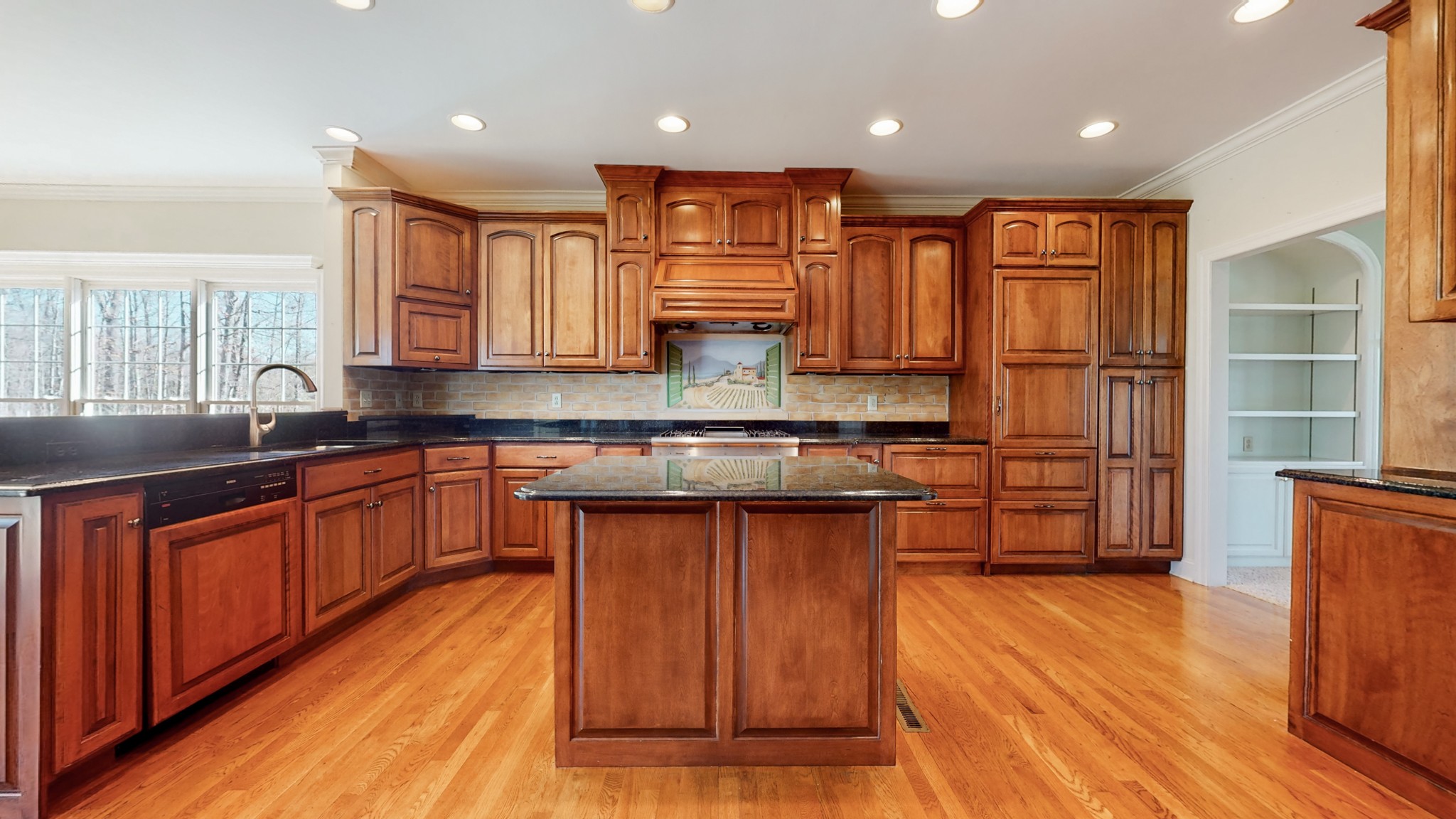 Tullahoma, Tennessee, 37388, United States, 6 Bedrooms Bedrooms, ,5 BathroomsBathrooms,Residential,For Sale,1978966