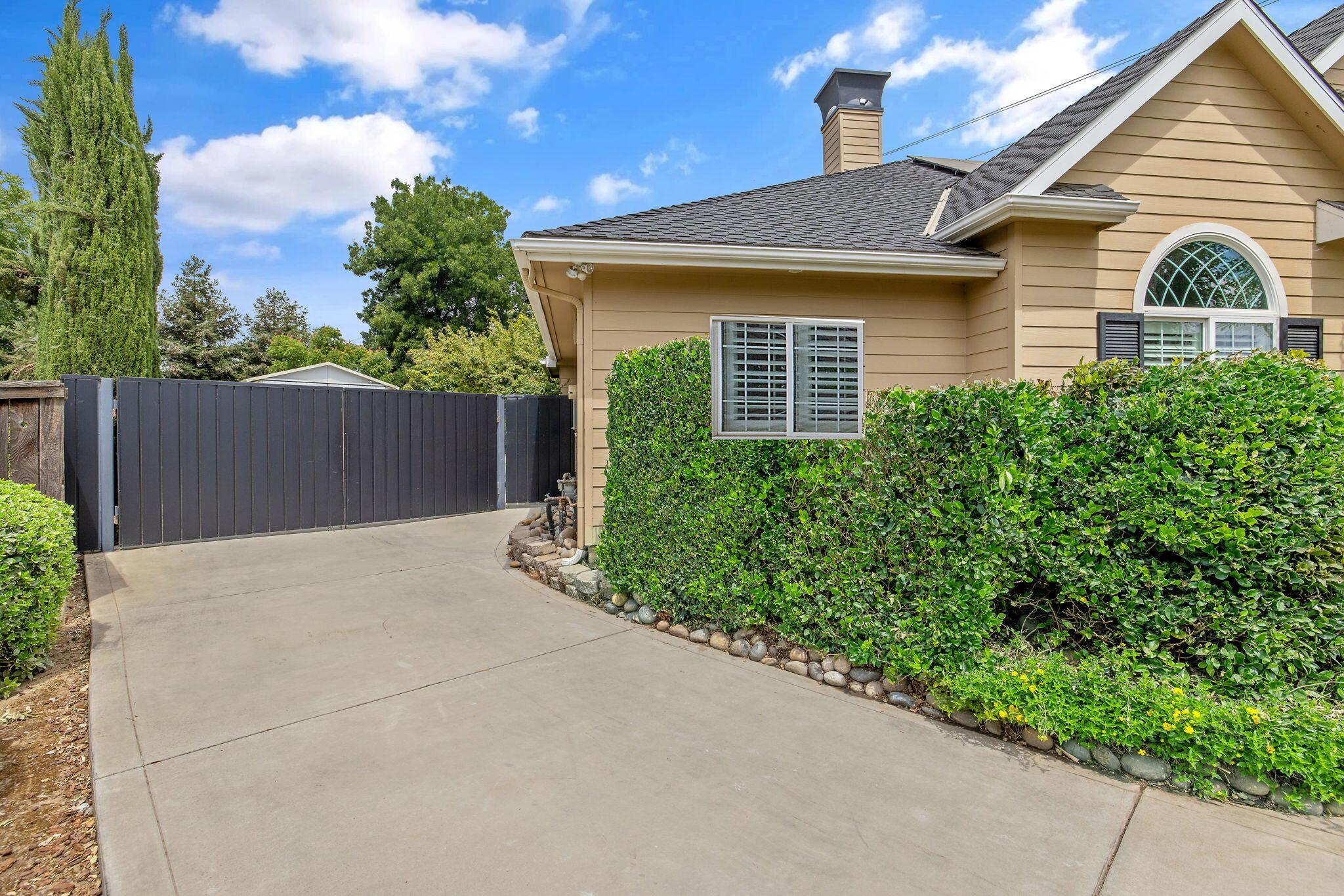 Visalia, California, 93277, United States, 3 Bedrooms Bedrooms, ,2 BathroomsBathrooms,Residential,For Sale,2048559