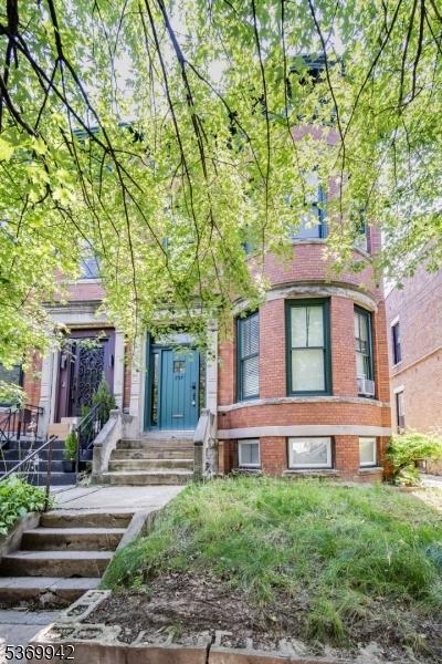 Jersey City, New Jersey, 07305, United States, 5 Bedrooms Bedrooms, ,2 BathroomsBathrooms,Residential,For Sale,1988928