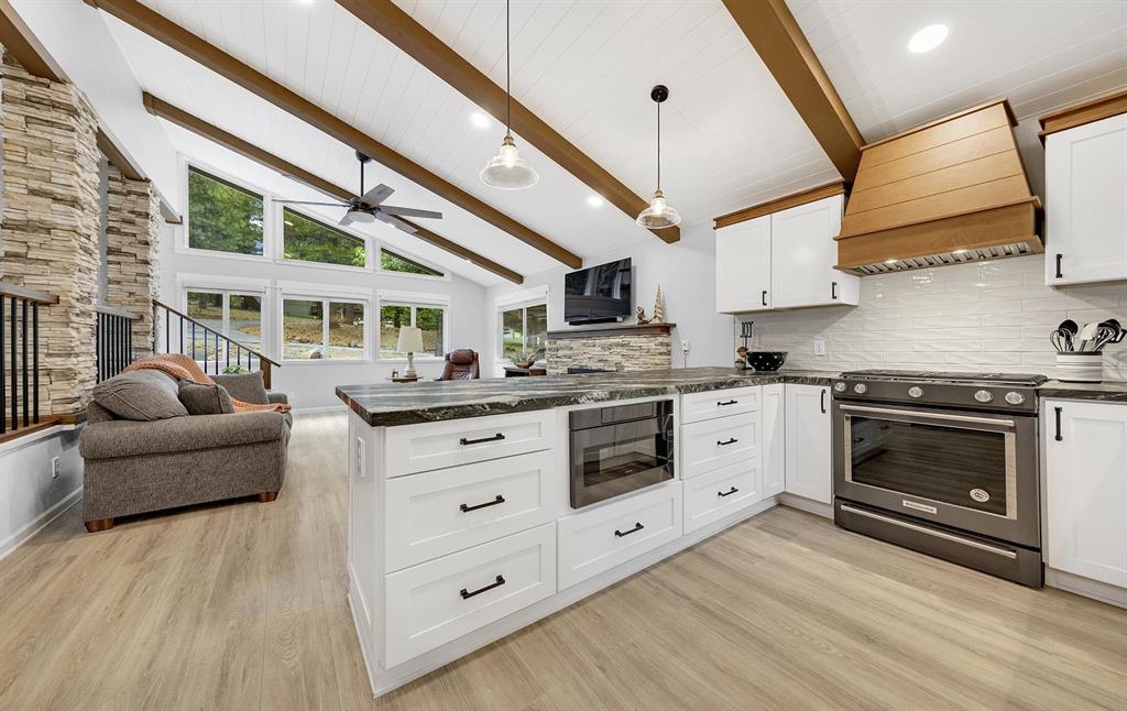 Lake Almanor Country Club, California, 96137, United States, 2 Bedrooms Bedrooms, ,2 BathroomsBathrooms,Residential,For Sale,1934247