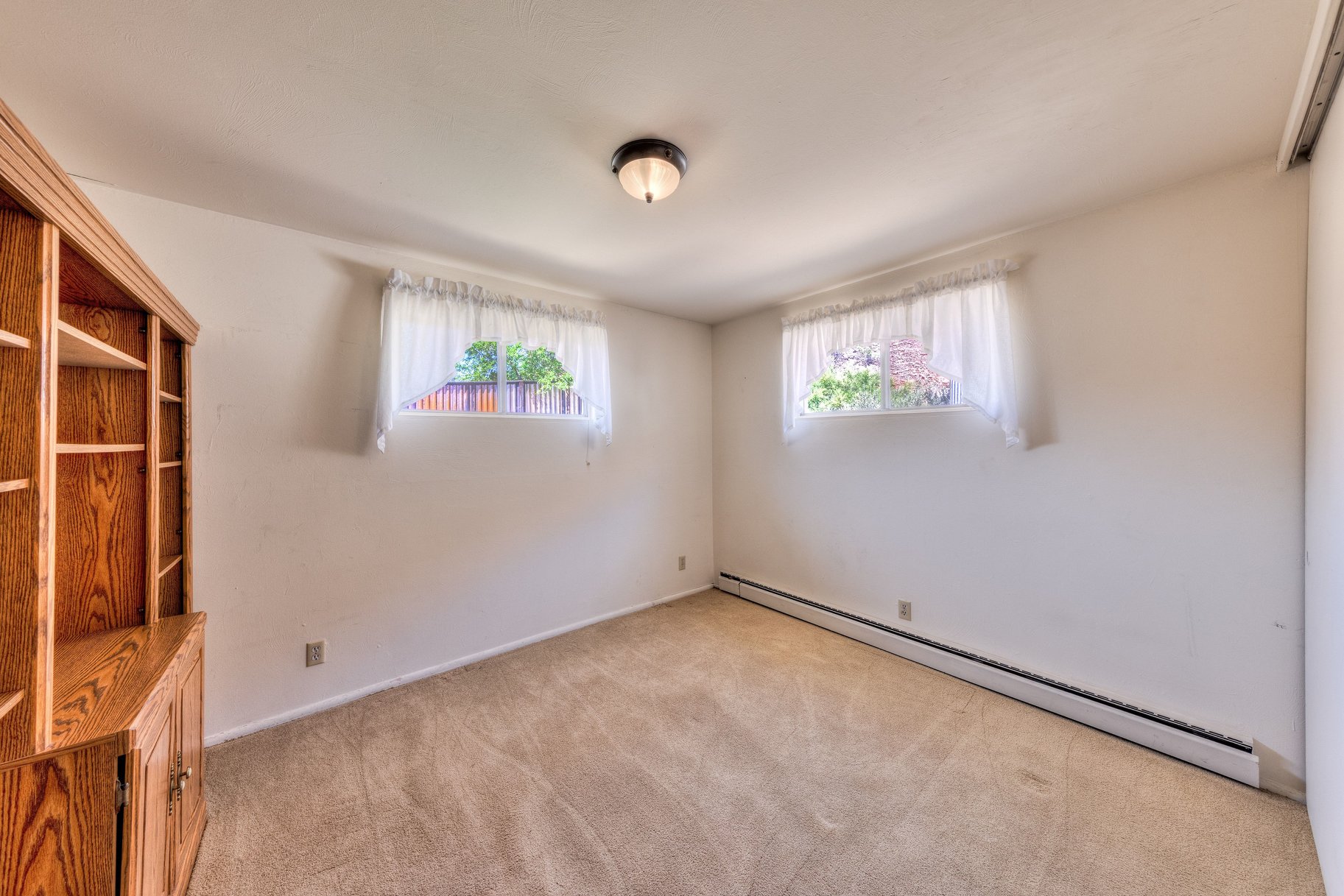  Fixer-Upper Opportunity - Priced to Sell - 物件實景
