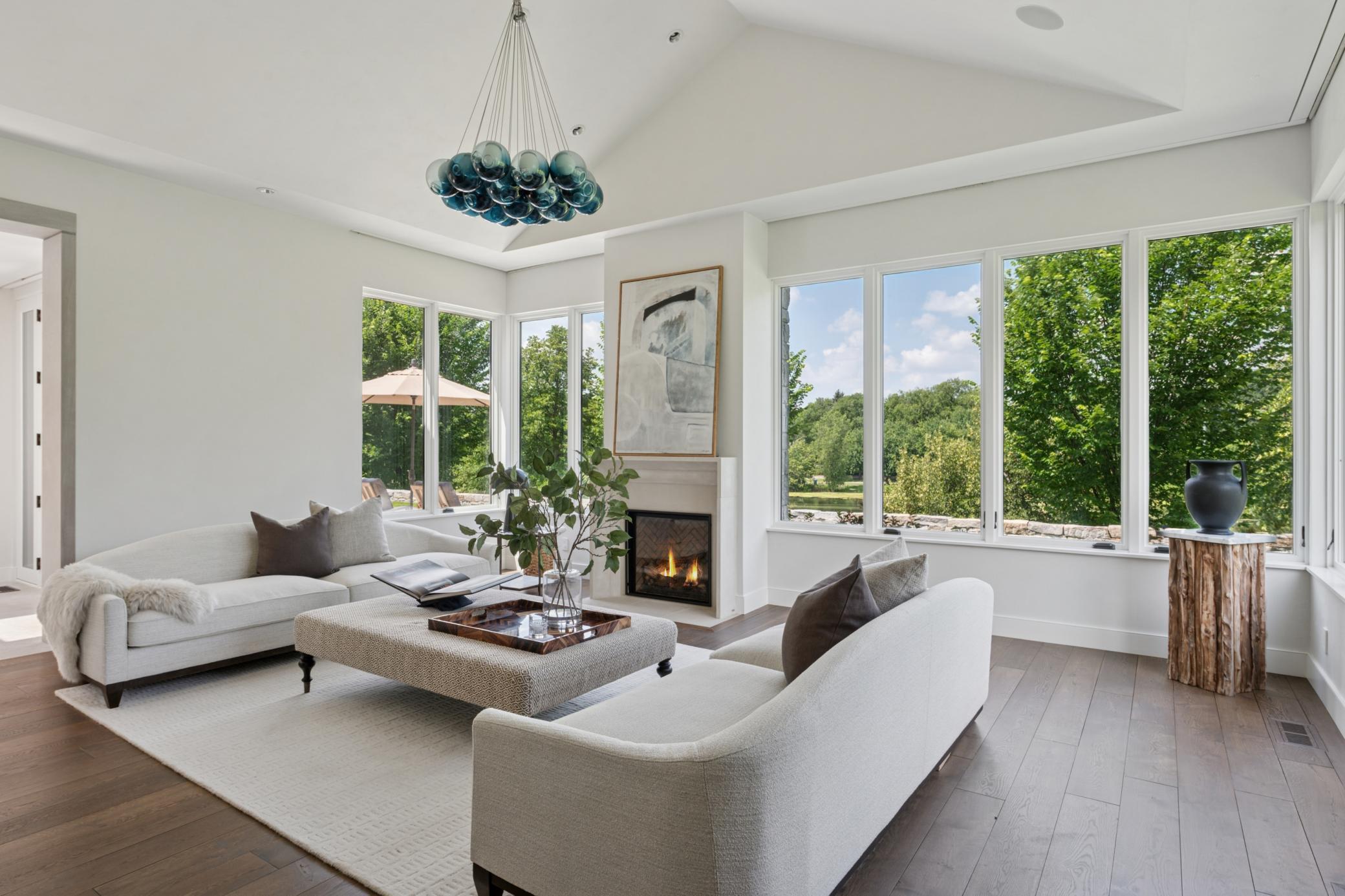 Minneapolis, Minnesota, 55405, United States, 5 Bedrooms Bedrooms, ,1 BathroomBathrooms,Residential,For Sale,1897759