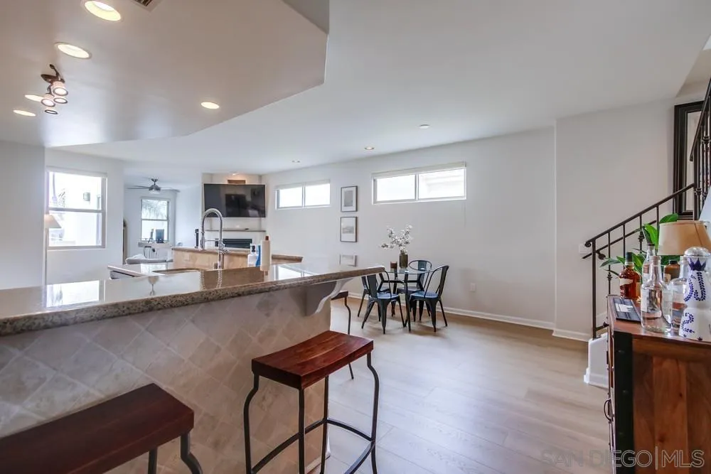 San Diego, California, 92109, United States, 2 Bedrooms Bedrooms, ,3 BathroomsBathrooms,Residential,For Sale,1901118