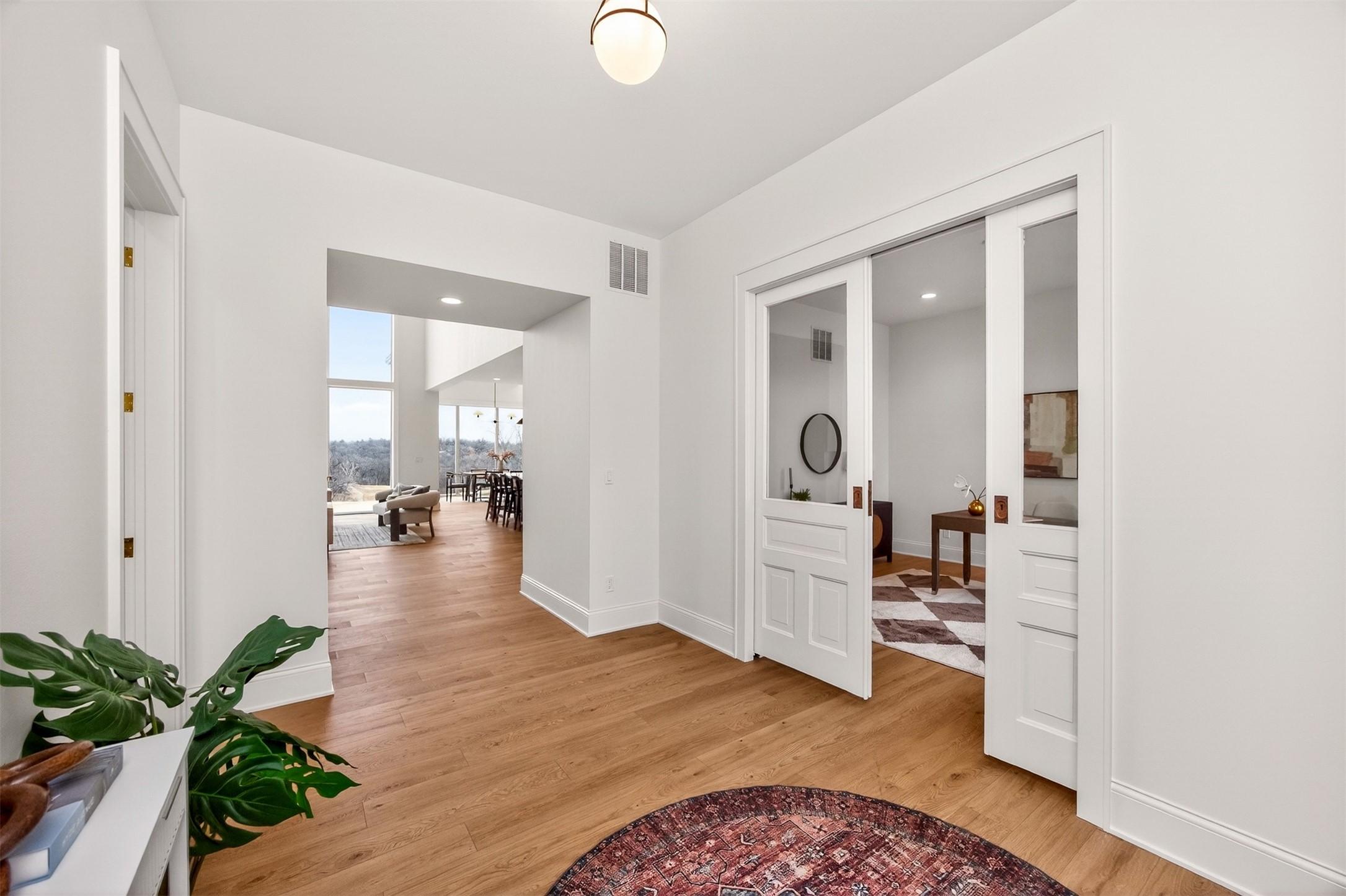 Pella, Iowa, 50219, United States, 5 Bedrooms Bedrooms, ,5 BathroomsBathrooms,Residential,For Sale,2019624