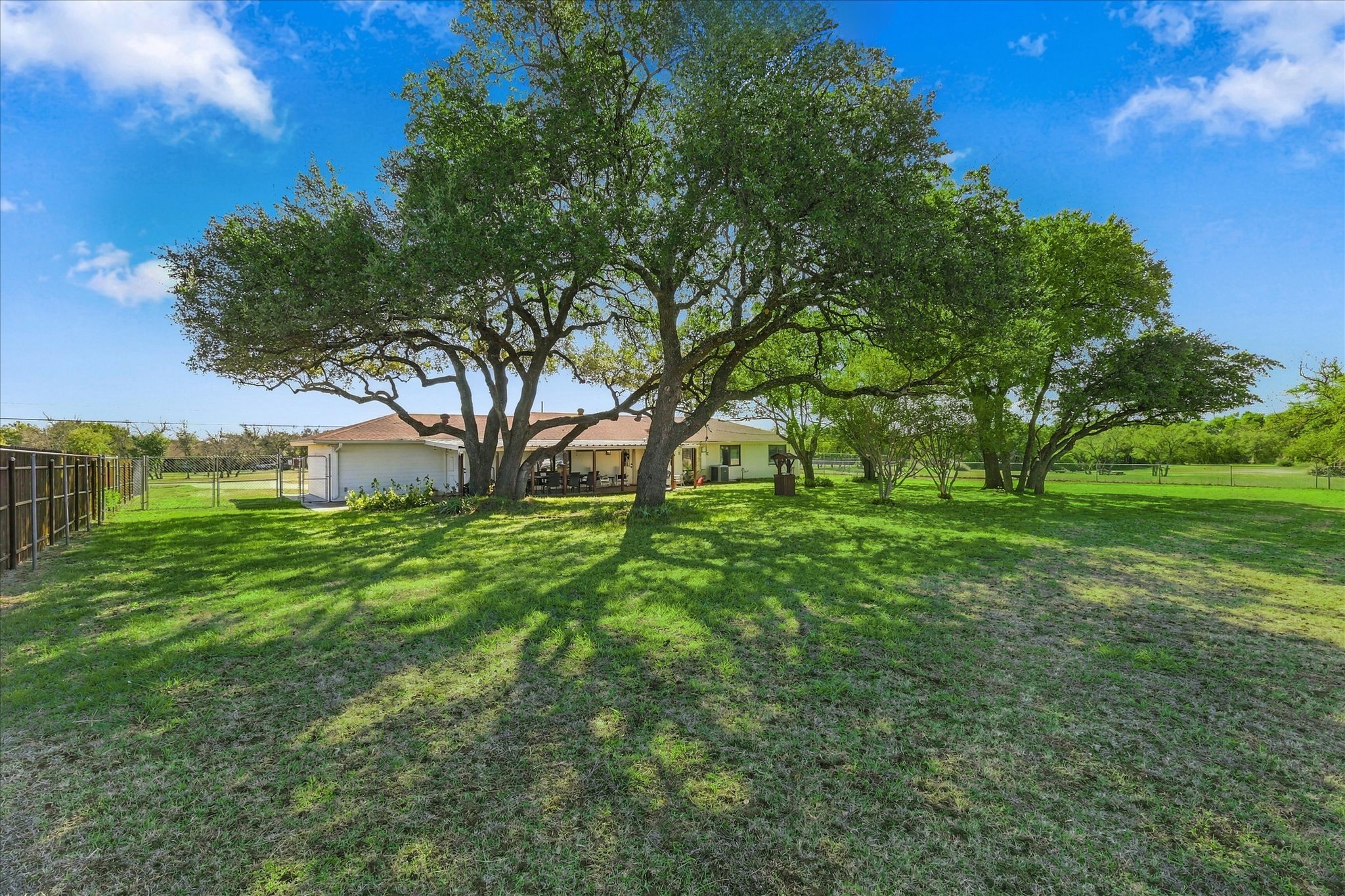  2004 Adams Lane, Azle, TX, 76020 - 物件實景