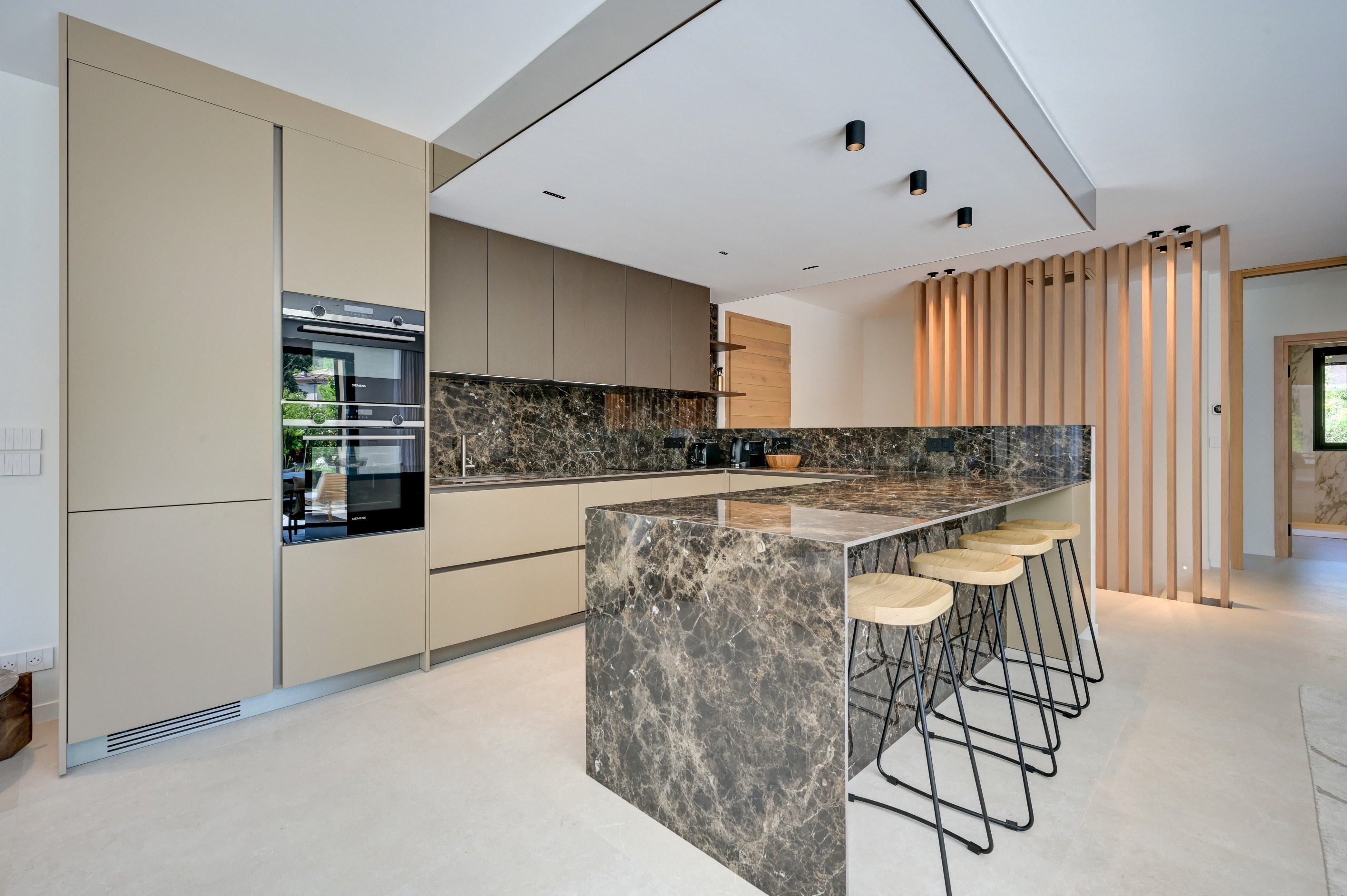  Aix-en-Provence  Contemporary Villa with Pool, Triple Garage and Walking Dista… - 物件實景