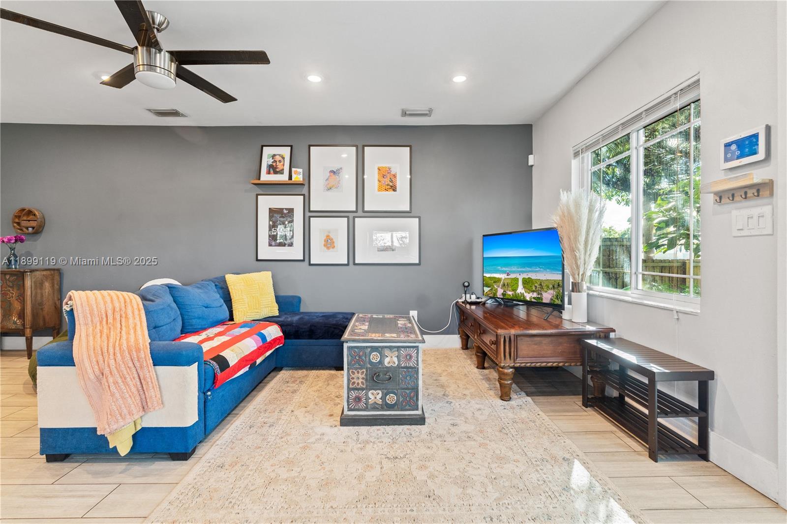 Hollywood, Florida, 33020, United States, 3 Bedrooms Bedrooms, ,2 BathroomsBathrooms,Residential,For Sale,1967684