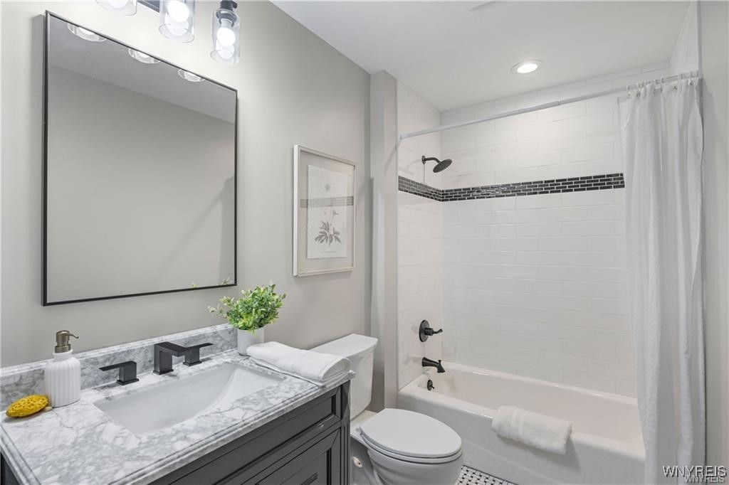 Lewiston, New York, 14174, United States, 3 Bedrooms Bedrooms, ,3 BathroomsBathrooms,Residential,For Sale,2005545