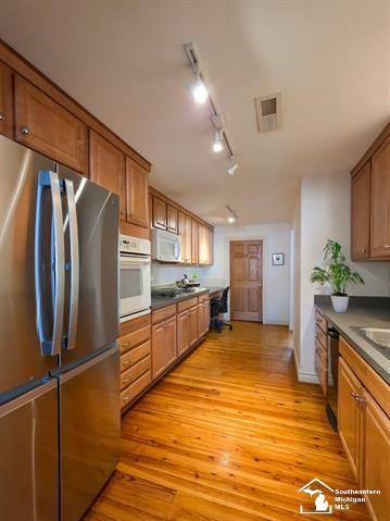 MONROE, Michigan, 48161, United States, 2 Bedrooms Bedrooms, ,3 BathroomsBathrooms,Residential,For Sale,1892814