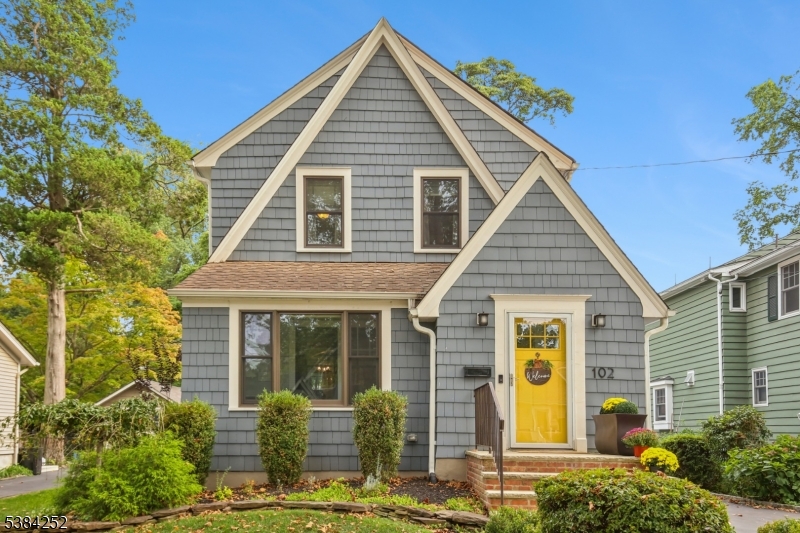 Cranford Twp., New Jersey, 07016, United States, 3 Bedrooms Bedrooms, ,2 BathroomsBathrooms,Residential,For Sale,1950969