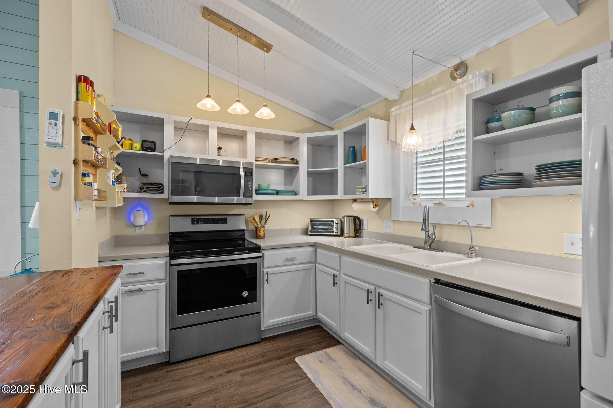 Beaufort, North Carolina, 28516, United States, 3 Bedrooms Bedrooms, ,2 BathroomsBathrooms,Residential,For Sale,1994463