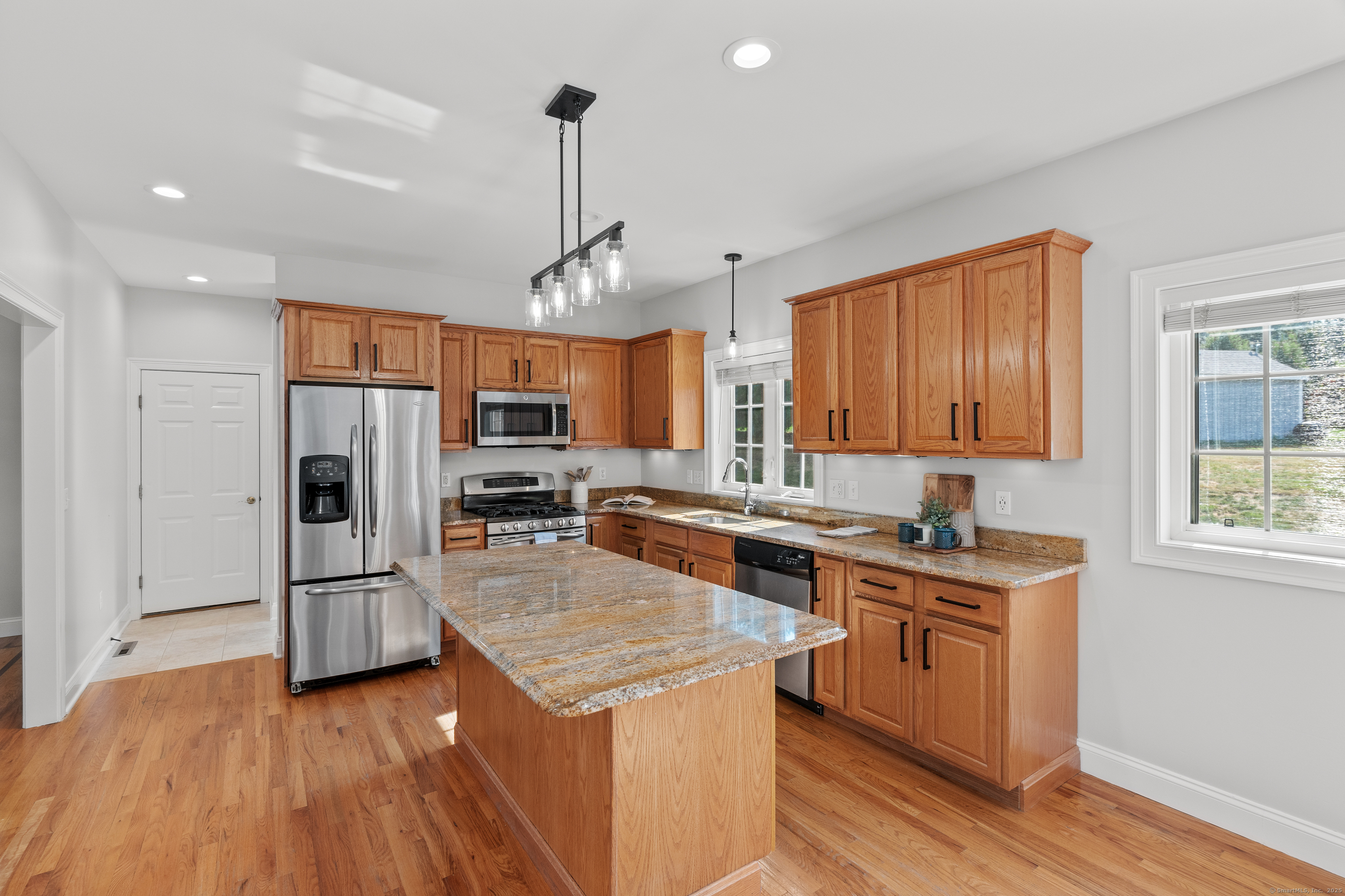 Manchester, Connecticut, 06040, United States, 4 Bedrooms Bedrooms, ,3 BathroomsBathrooms,Residential,For Sale,1919833