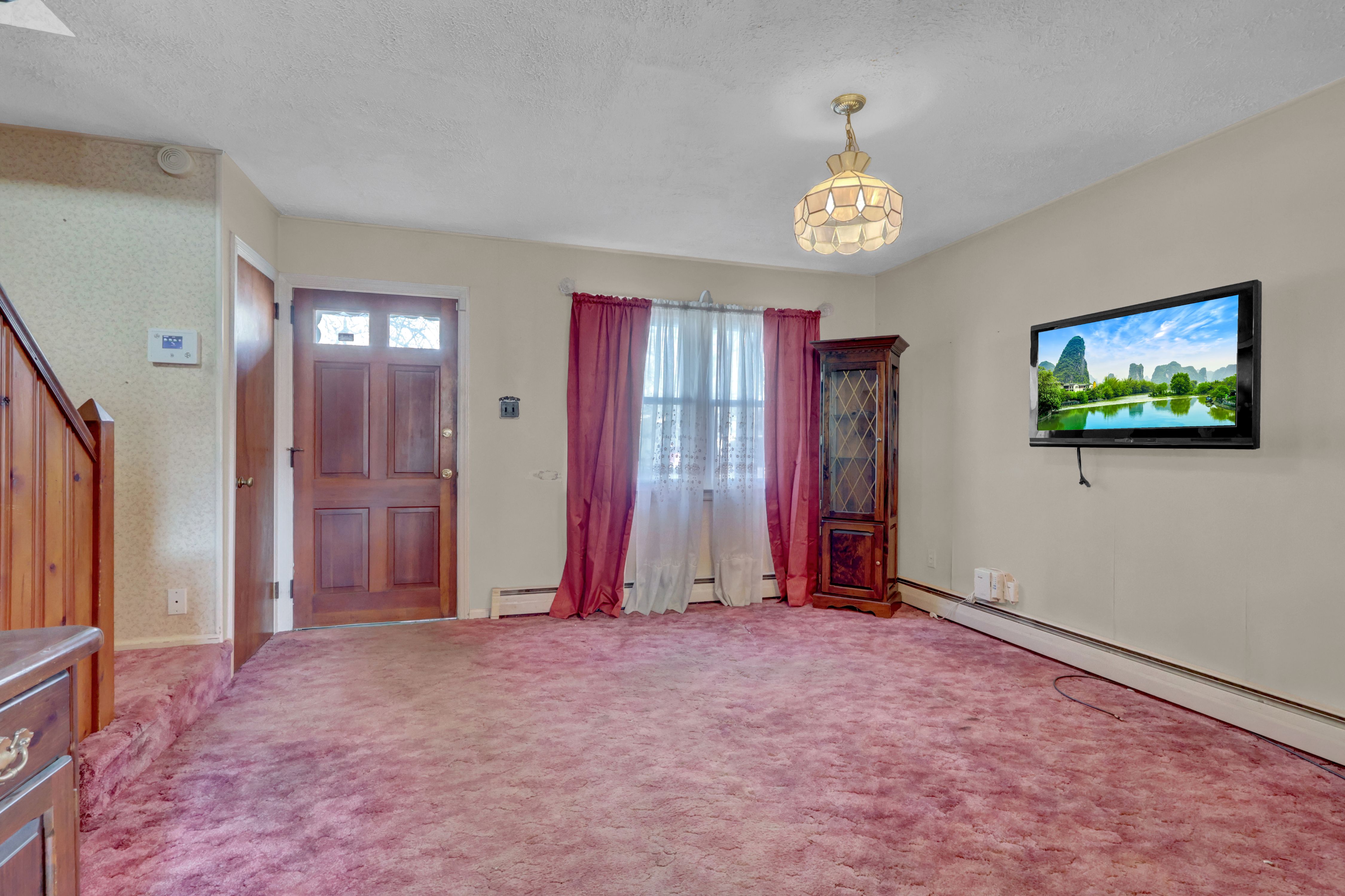 West Babylon, New York, 11704, United States, 4 Bedrooms Bedrooms, ,2 BathroomsBathrooms,Residential,For Sale,2010725