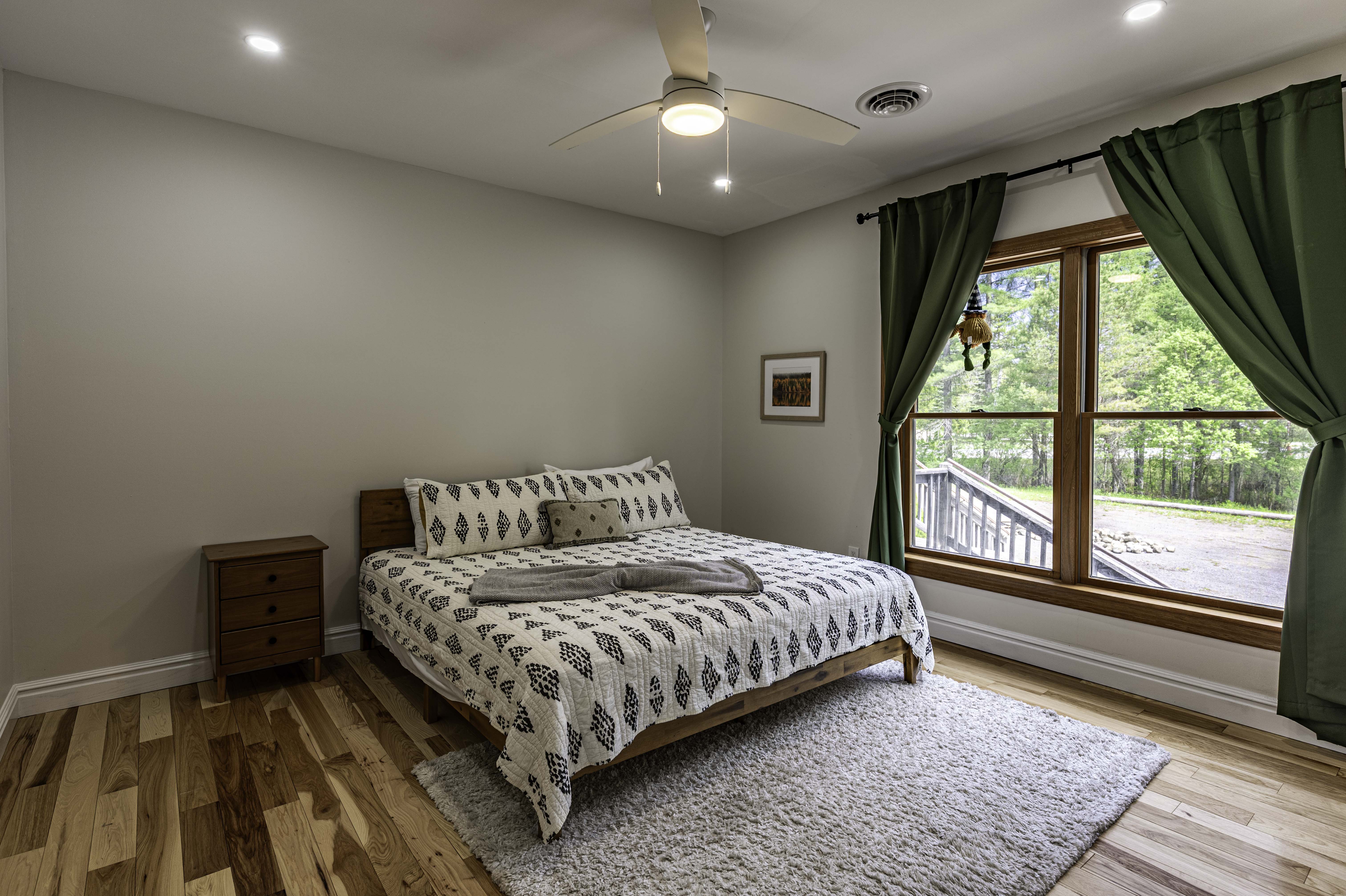  Ranch Style Home with Studio Apartment - 物件實景